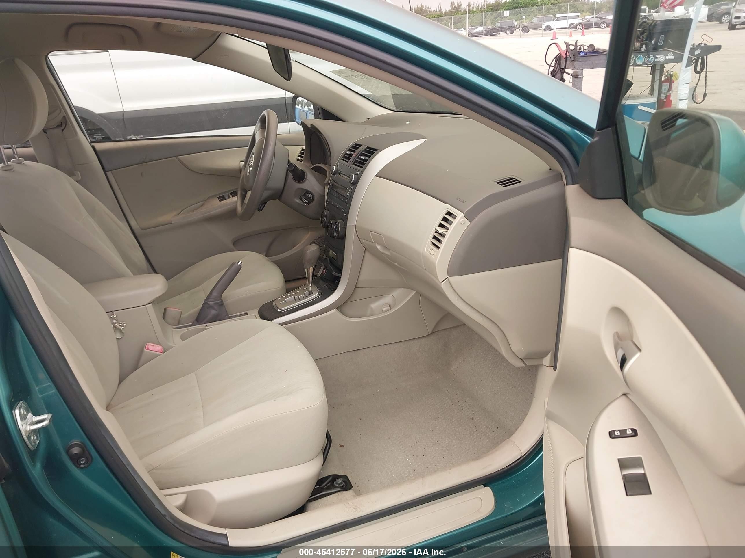 2010 Toyota Corolla Le Green vin: 2T1BU4EE7AC376422
