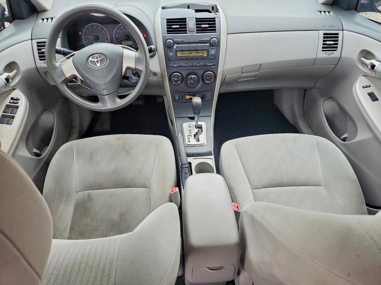 2010 Toyota Corolla Le Silver vin: 2T1BU4EE7AC407166