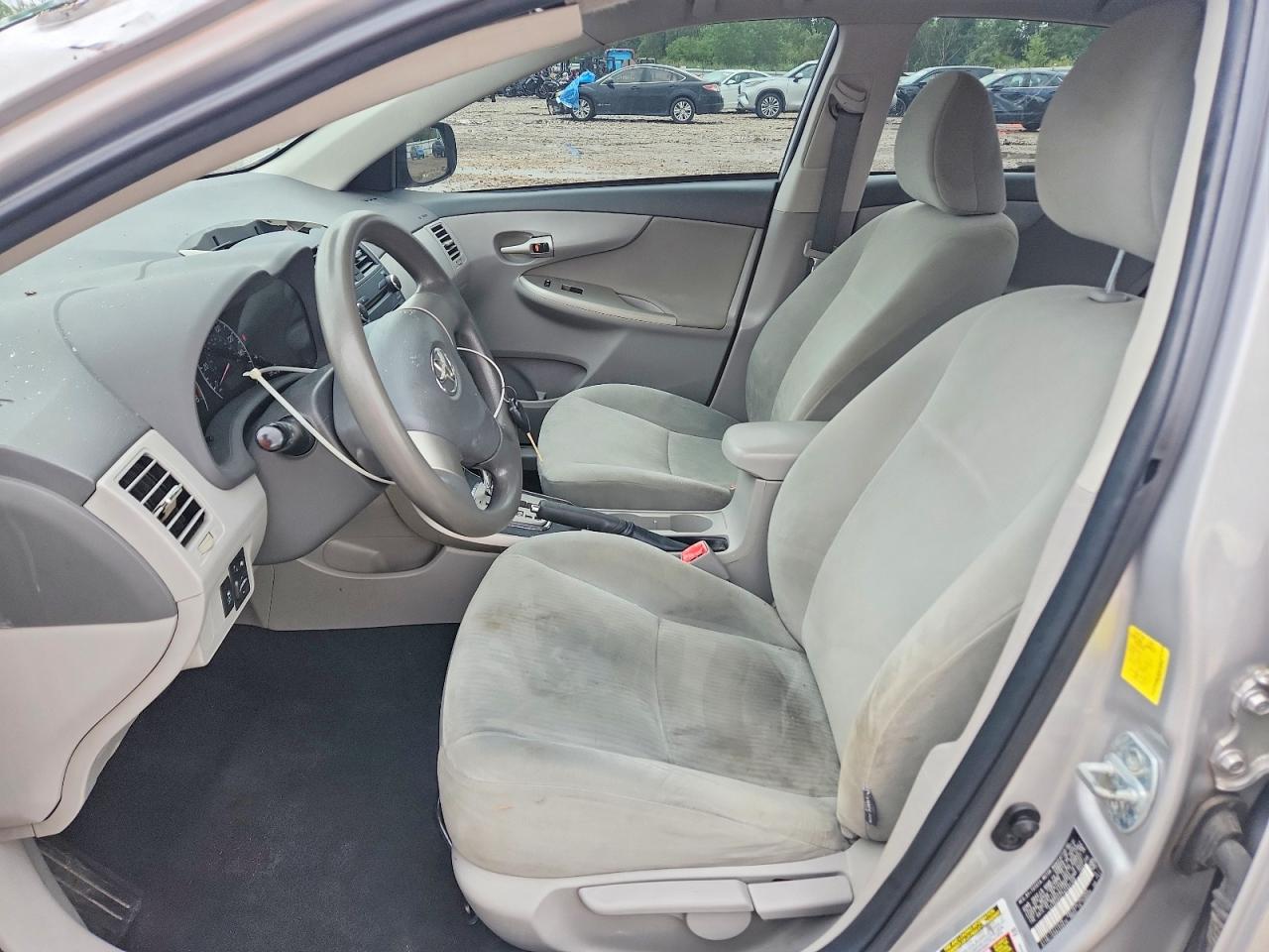 2010 Toyota Corolla Le Silver vin: 2T1BU4EE7AC407166