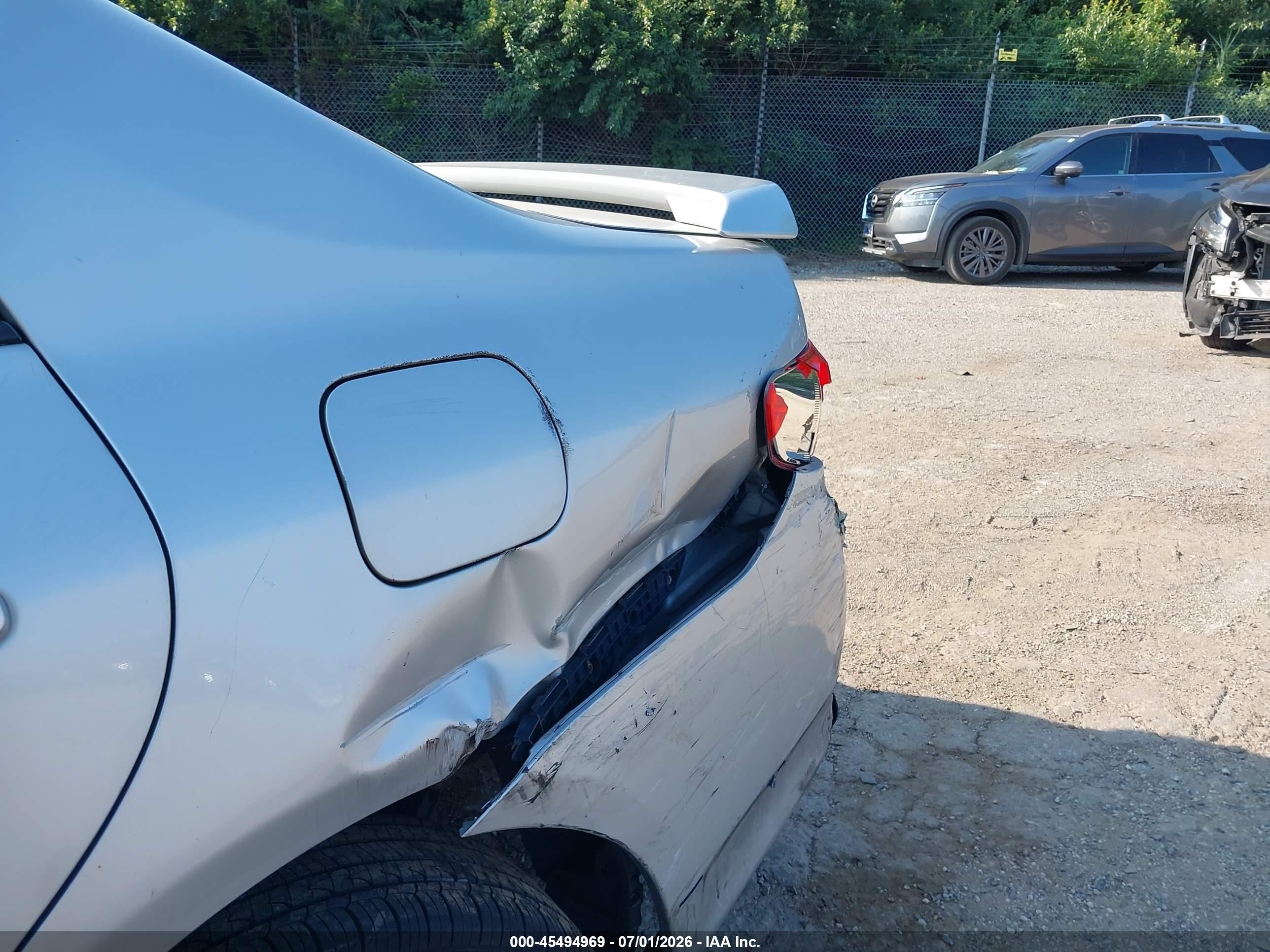 2010 Toyota Corolla S Silver vin: 2T1BU4EE7AC451944