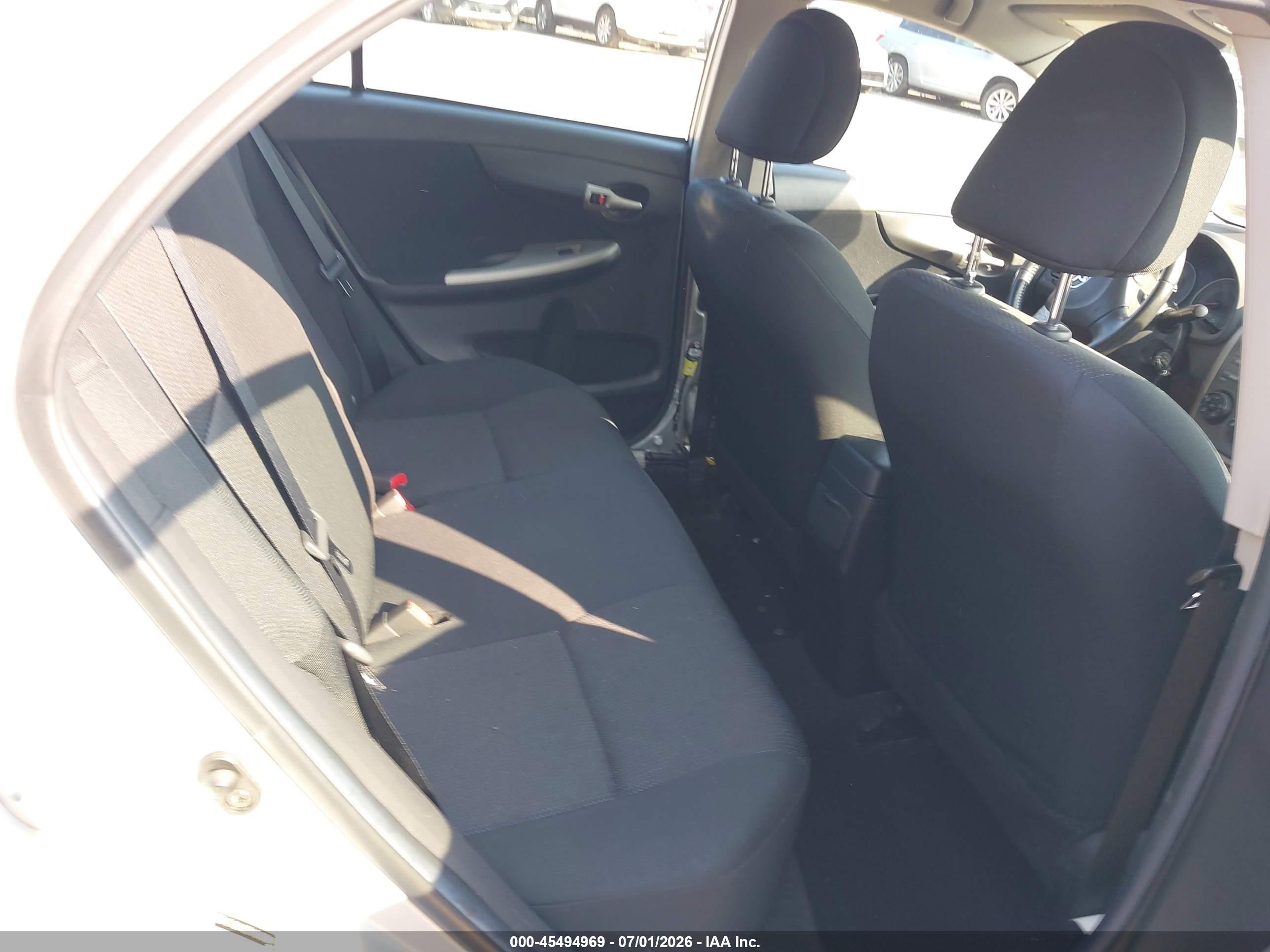 2010 Toyota Corolla S Silver vin: 2T1BU4EE7AC451944