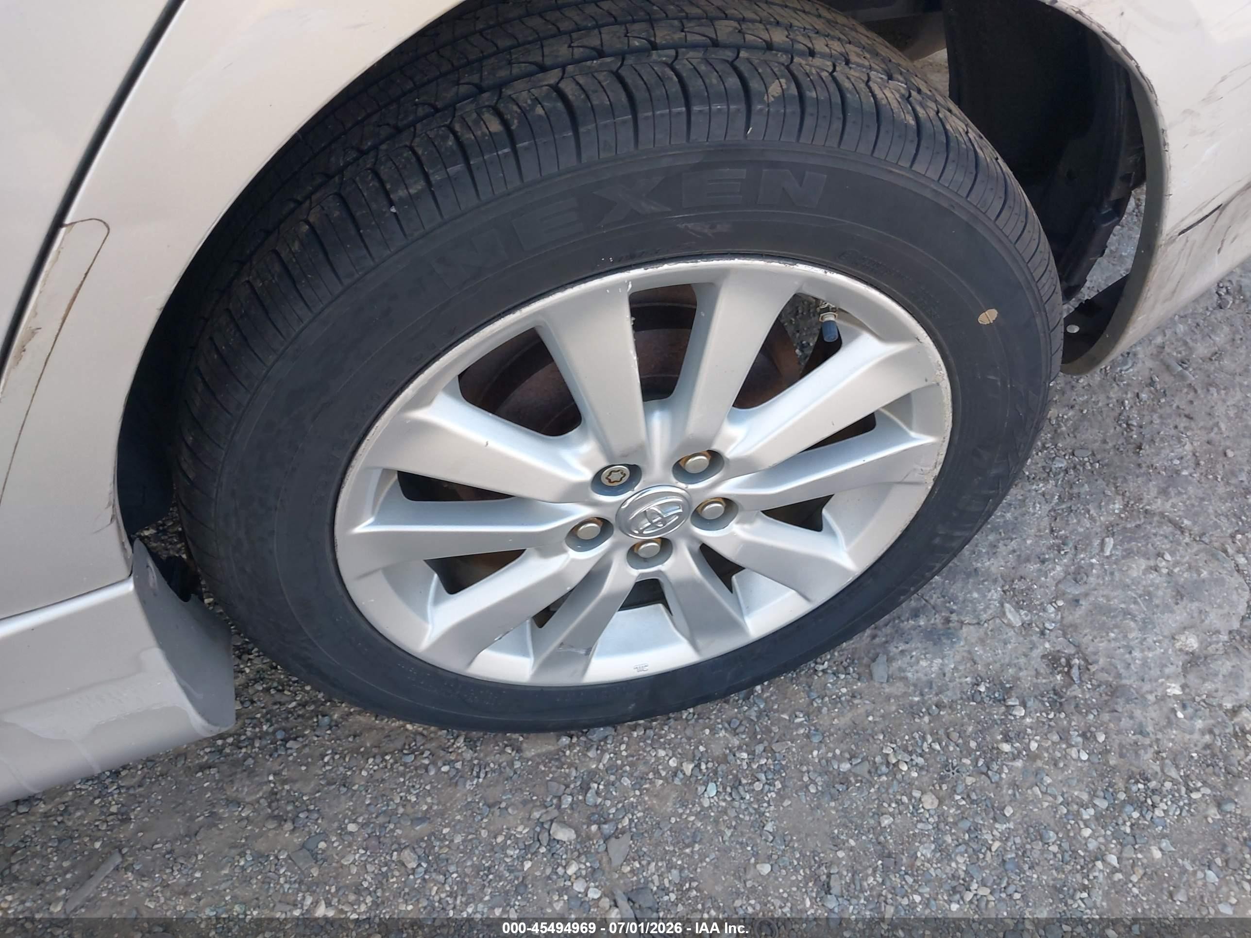 2010 Toyota Corolla S Silver vin: 2T1BU4EE7AC451944