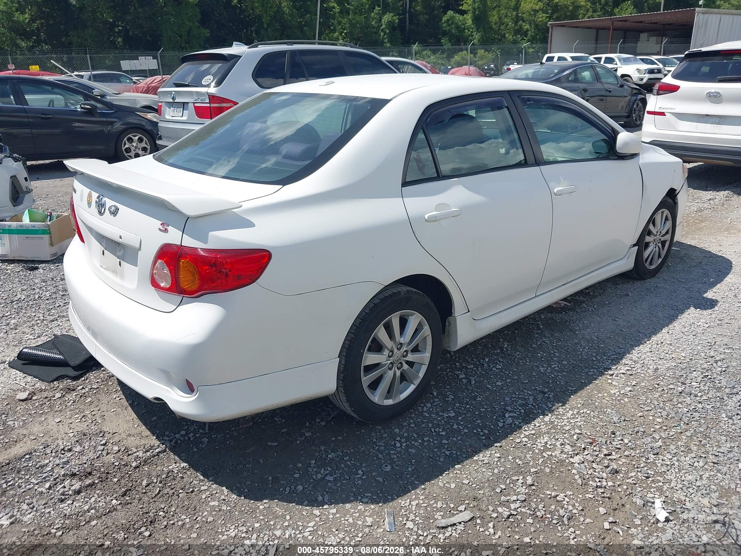 2010 Toyota Corolla S Белый vin: 2T1BU4EE7AC494938