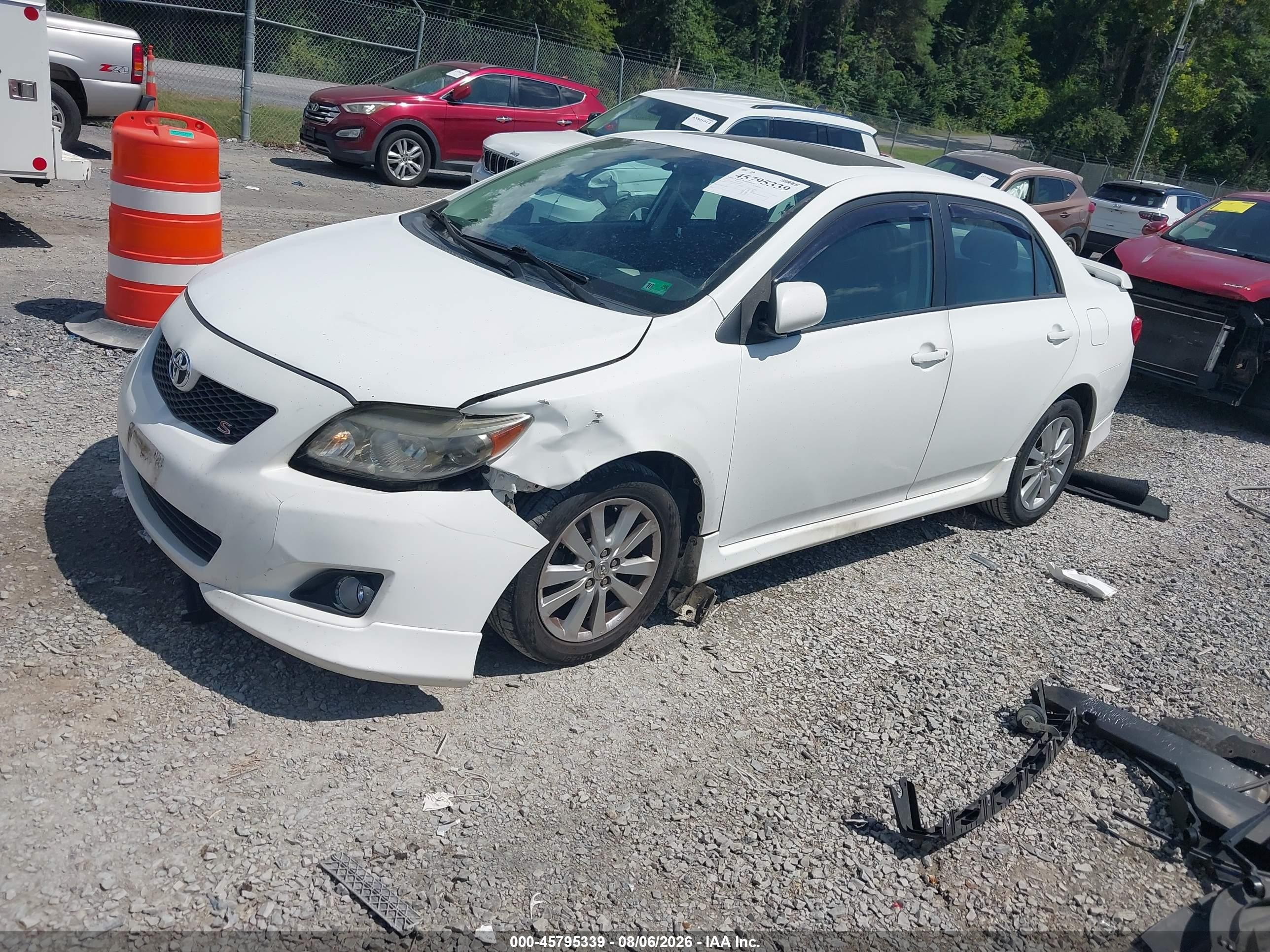 2010 Toyota Corolla S Белый vin: 2T1BU4EE7AC494938