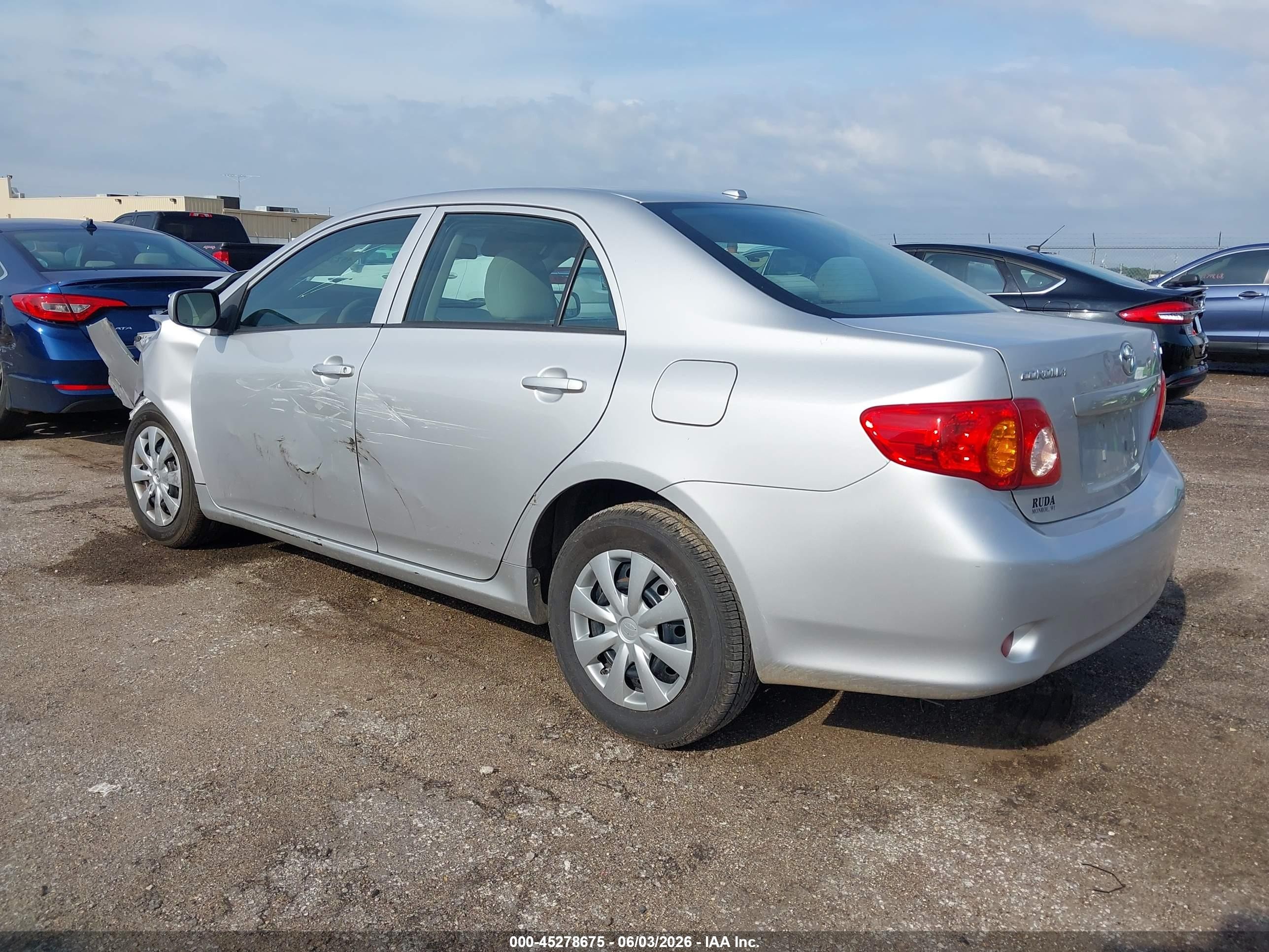 2010 Toyota Corolla Le Silver vin: 2T1BU4EE7AC501872