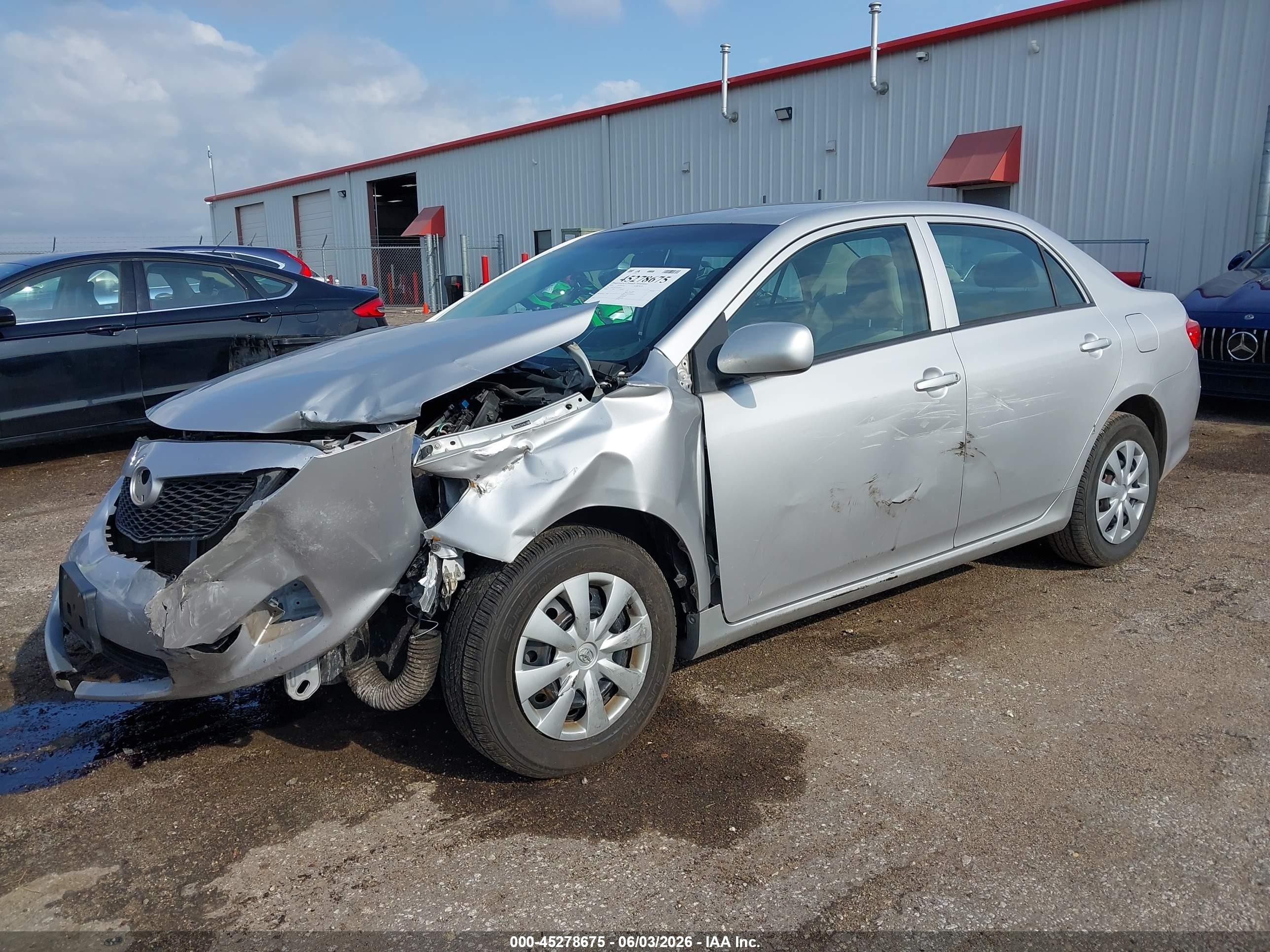 2010 Toyota Corolla Le Silver vin: 2T1BU4EE7AC501872