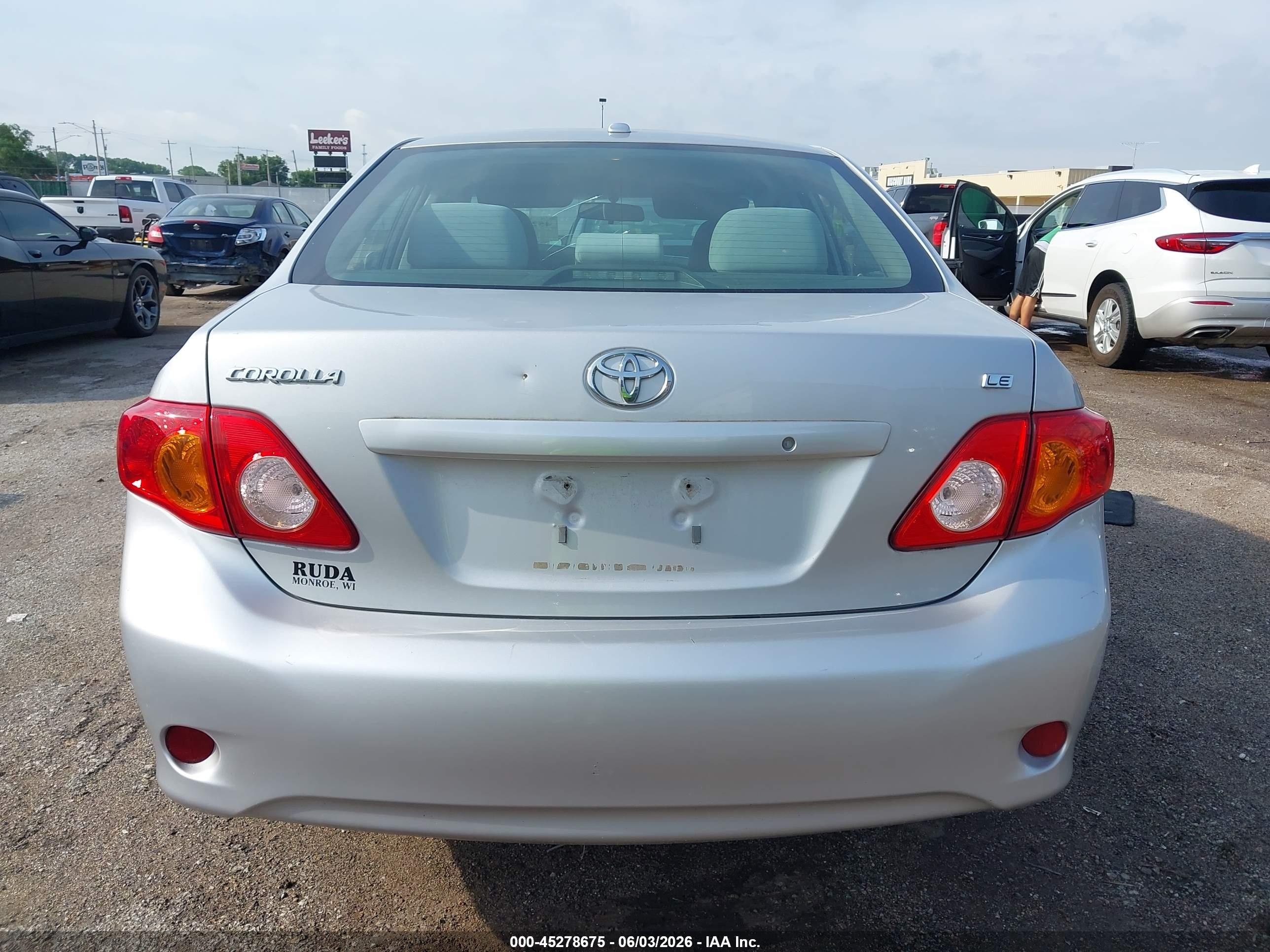 2010 Toyota Corolla Le Silver vin: 2T1BU4EE7AC501872
