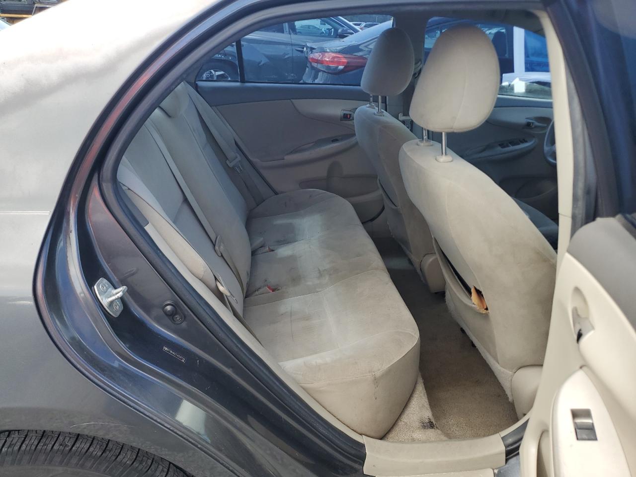 2010 Toyota Corolla Le Gray vin: 2T1BU4EE7AC517778