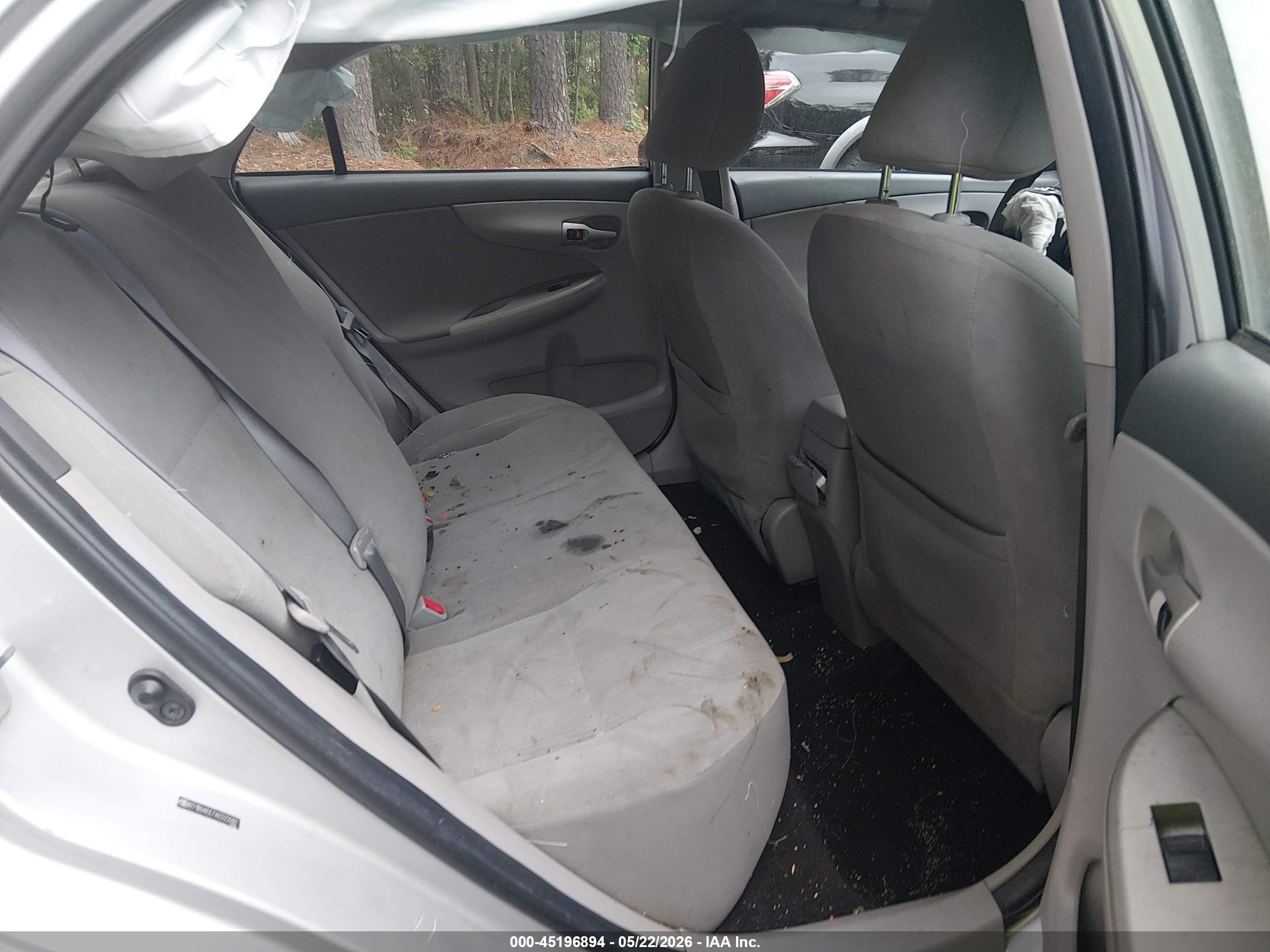 2010 Toyota Corolla Le Silver vin: 2T1BU4EE7AC523287