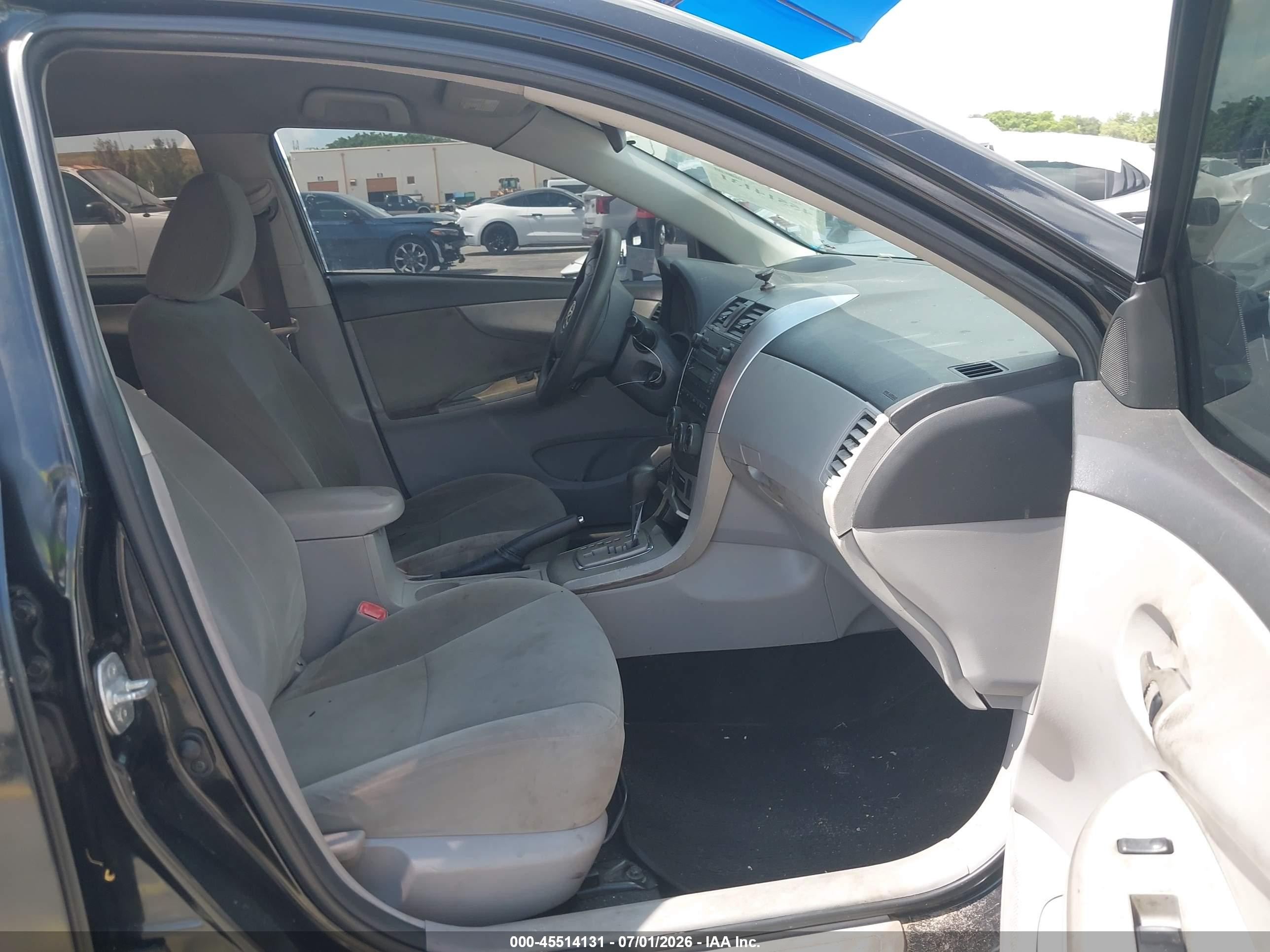 2011 Toyota Corolla Le Black vin: 2T1BU4EE7BC538812
