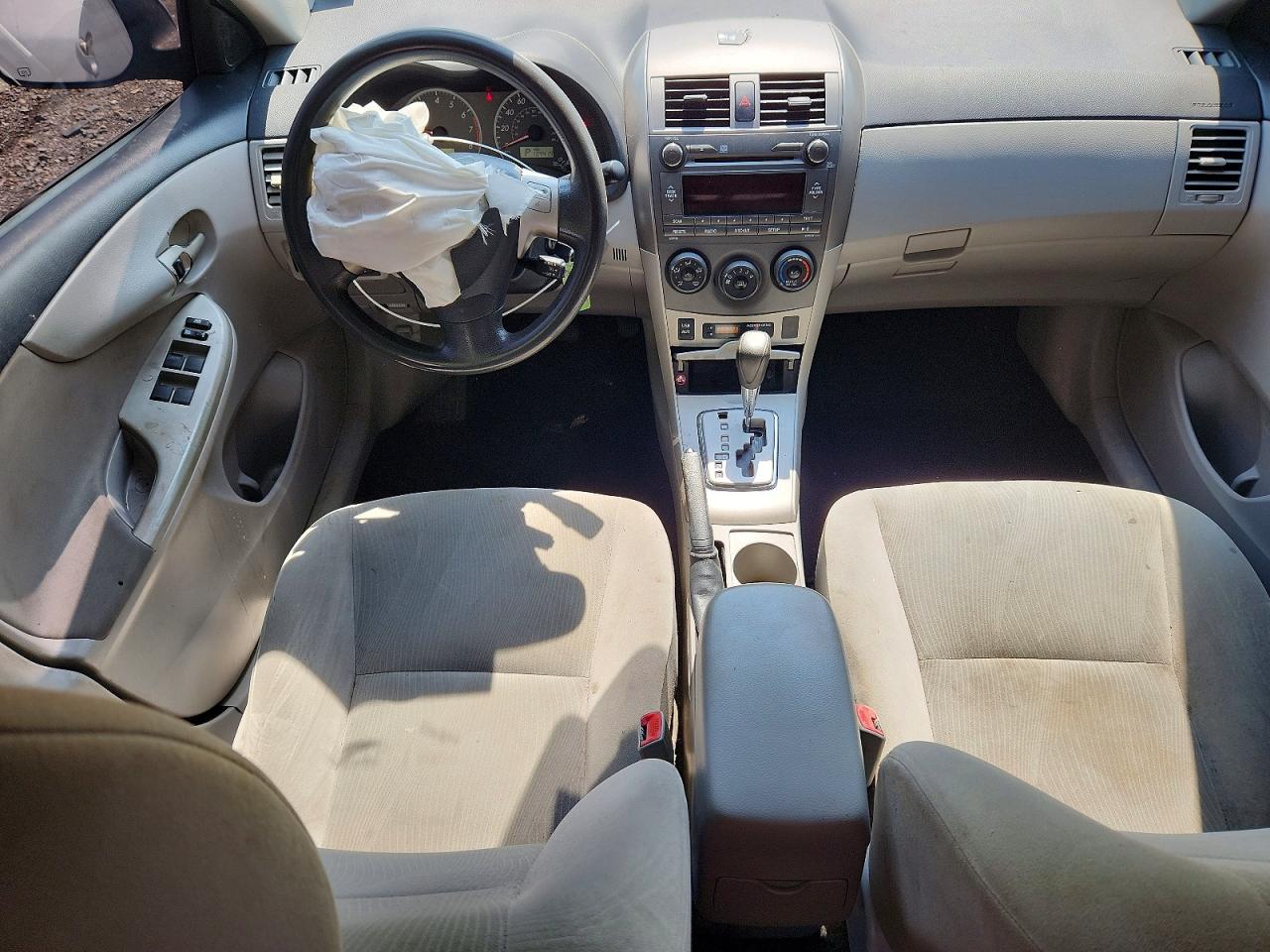 2011 Toyota Corolla Le Silver vin: 2T1BU4EE7BC540804