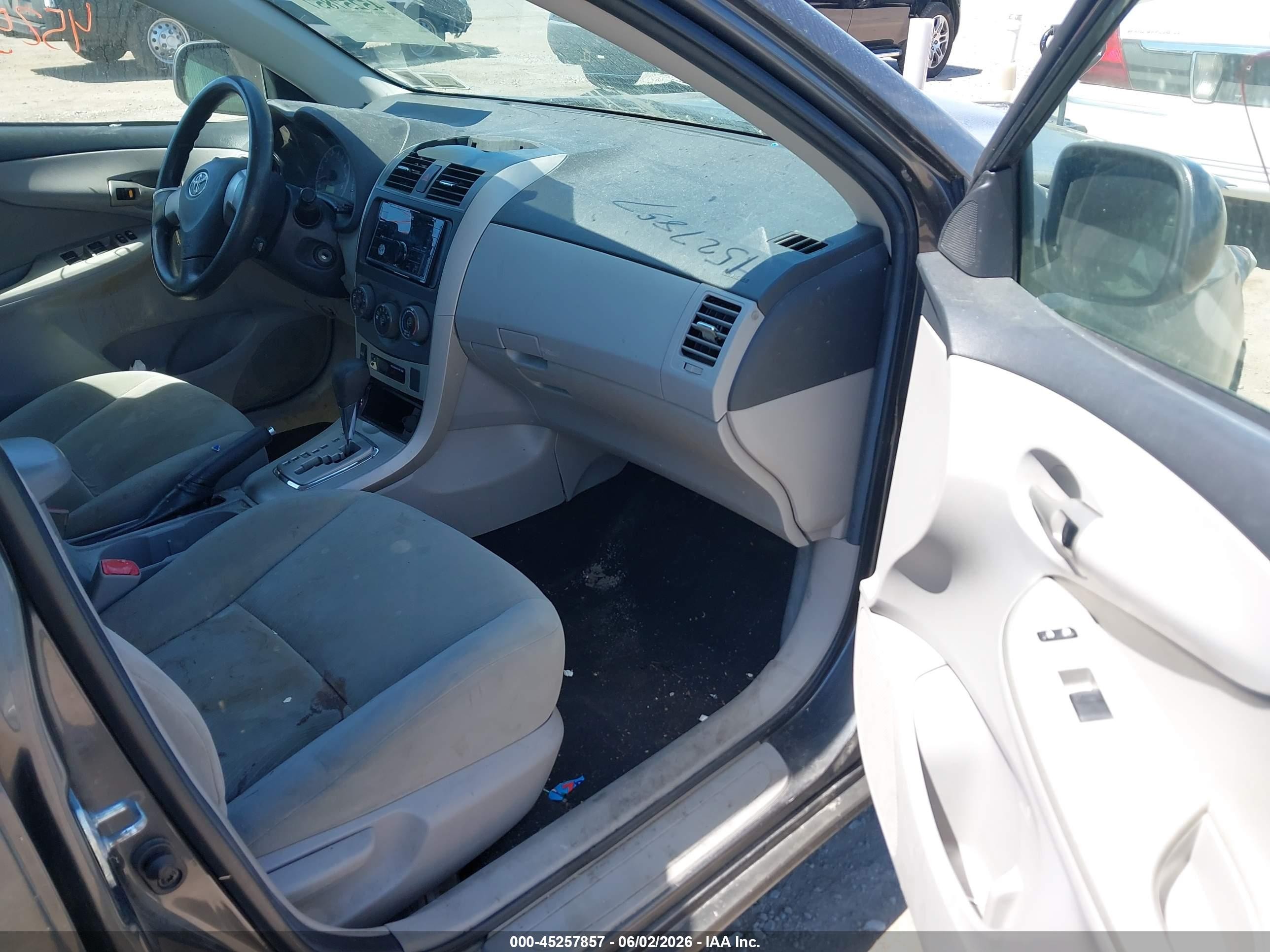 2011 Toyota Corolla Le Gray vin: 2T1BU4EE7BC545131