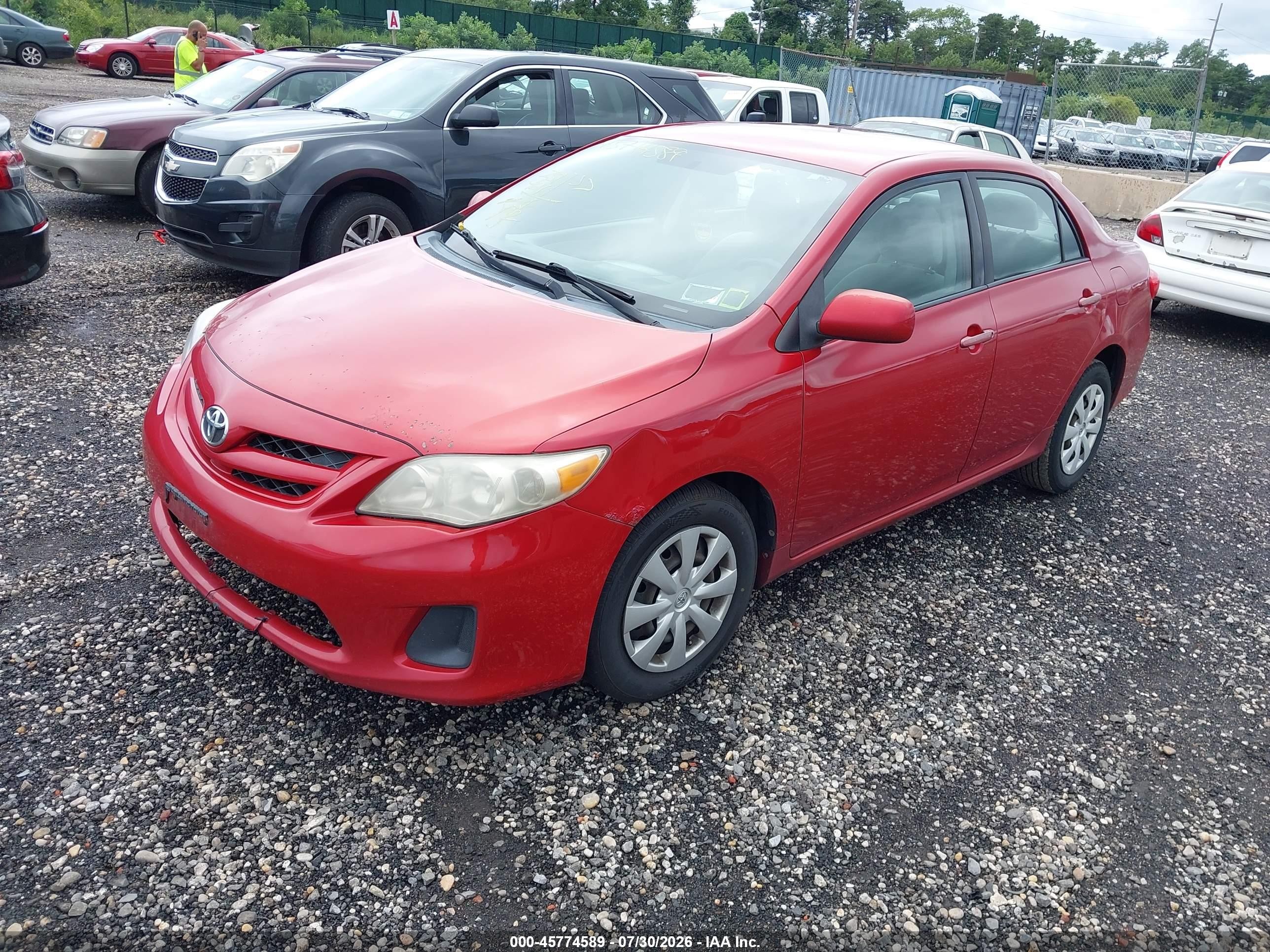 2011 Toyota Corolla Le Red vin: 2T1BU4EE7BC585631
