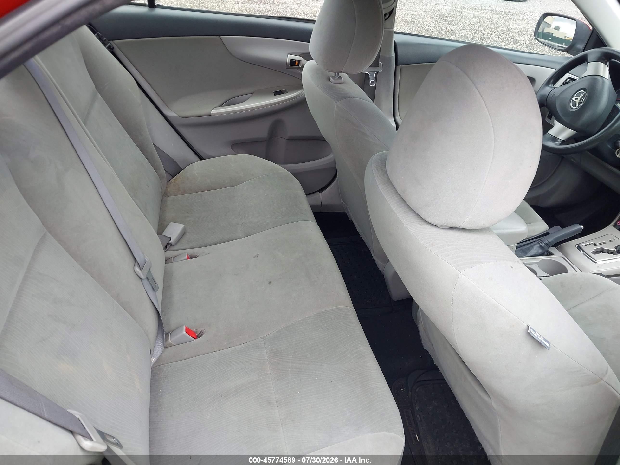 2011 Toyota Corolla Le Red vin: 2T1BU4EE7BC585631
