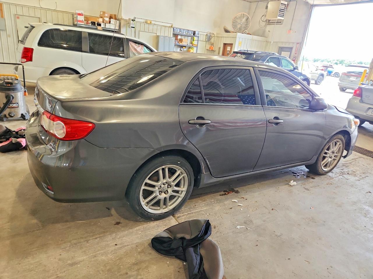 2011 Toyota Corolla Le Plus/le Premium Gray vin: 2T1BU4EE7BC586973
