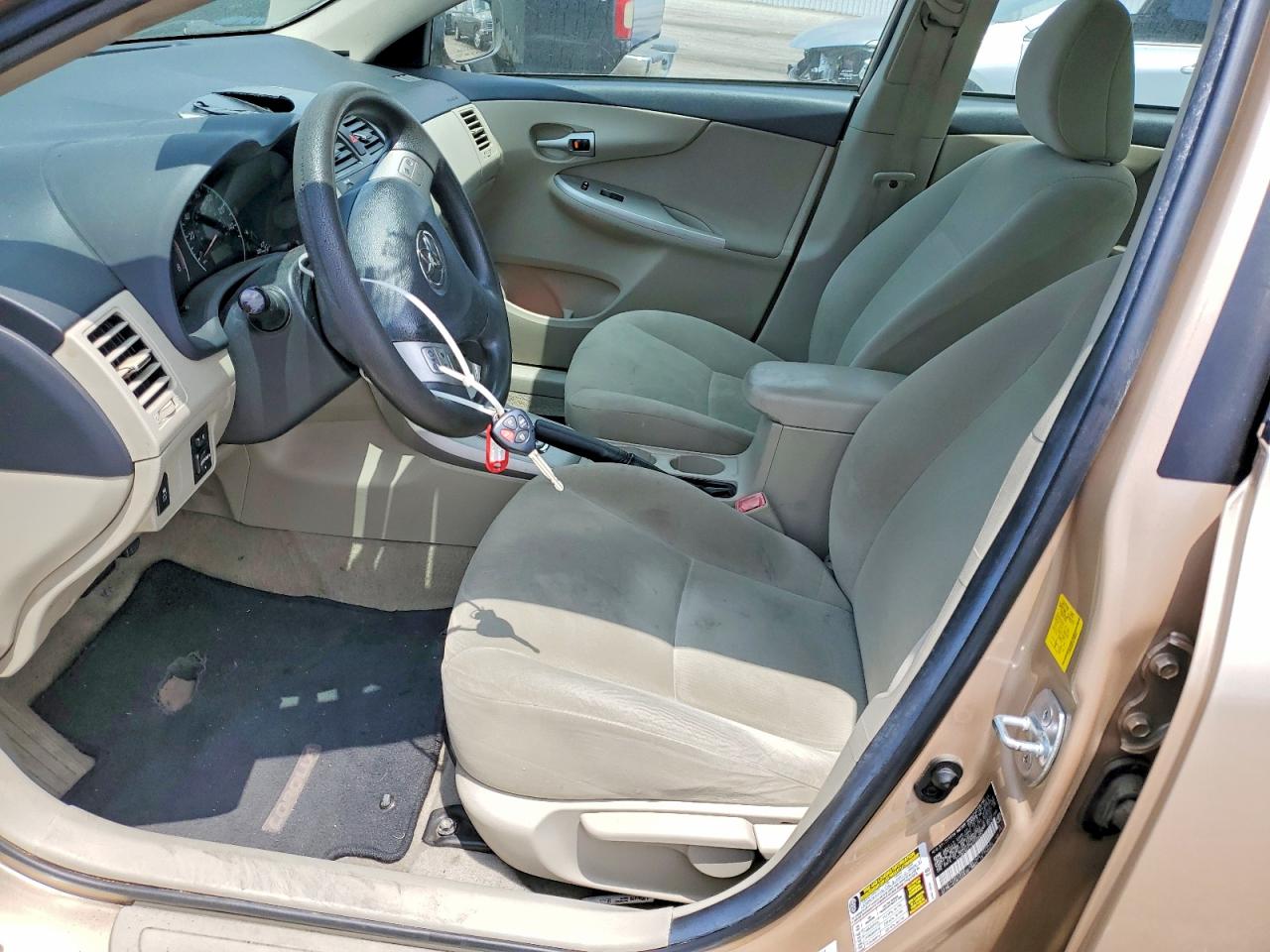2011 Toyota Corolla Le Gold vin: 2T1BU4EE7BC599657