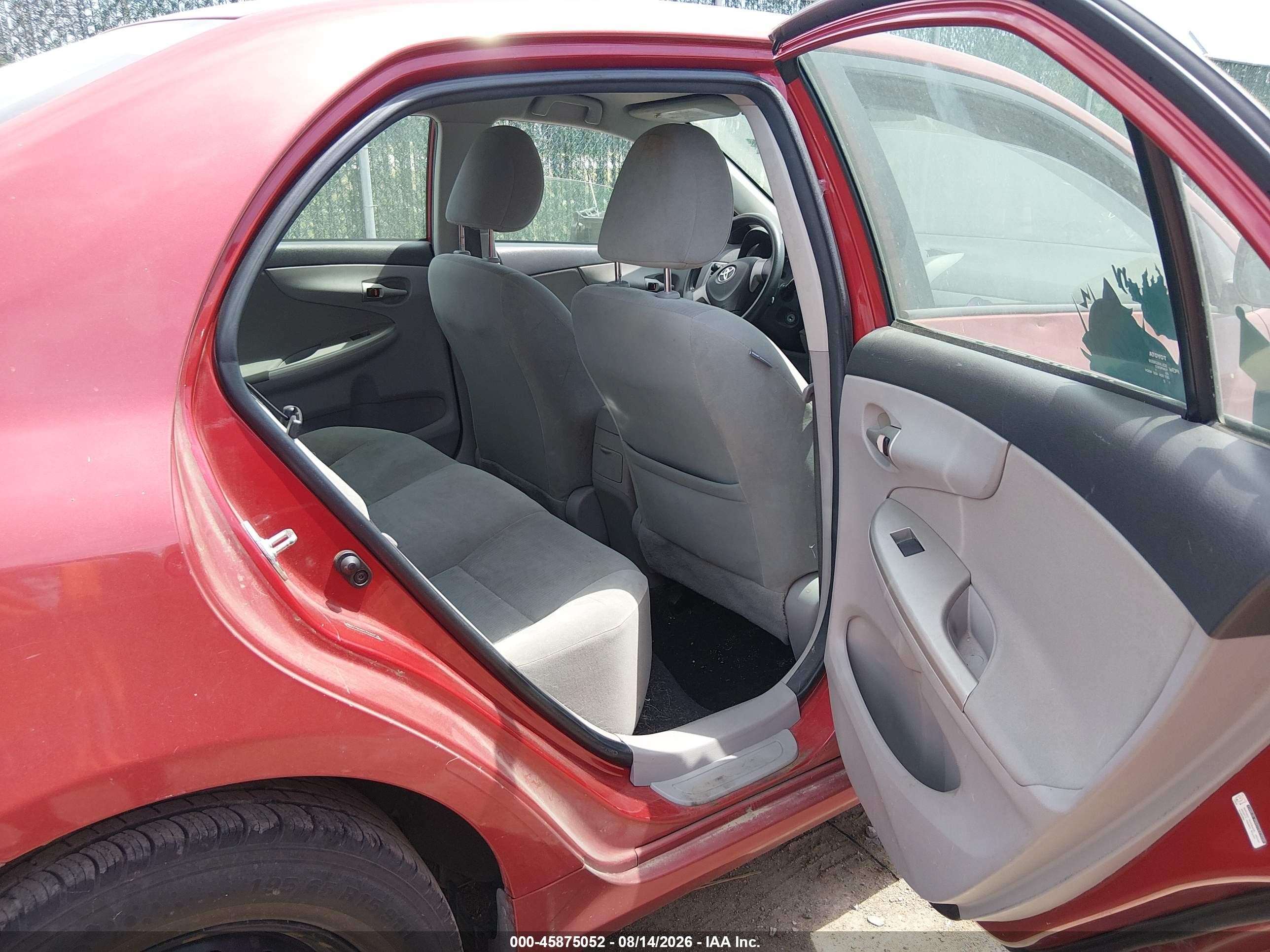 2011 Toyota Corolla Le Red vin: 2T1BU4EE7BC607546