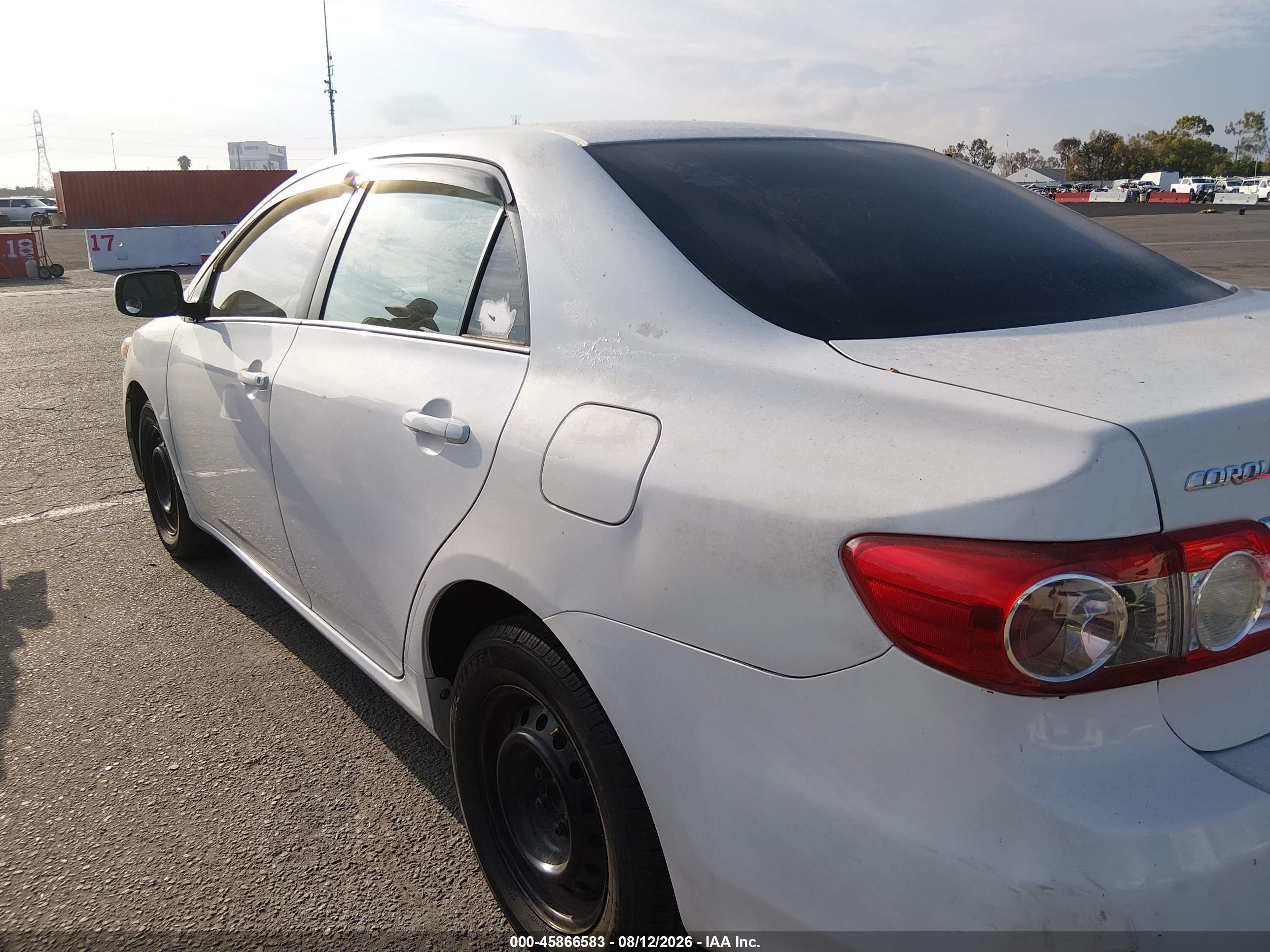 2011 Toyota Corolla Le White vin: 2T1BU4EE7BC631927