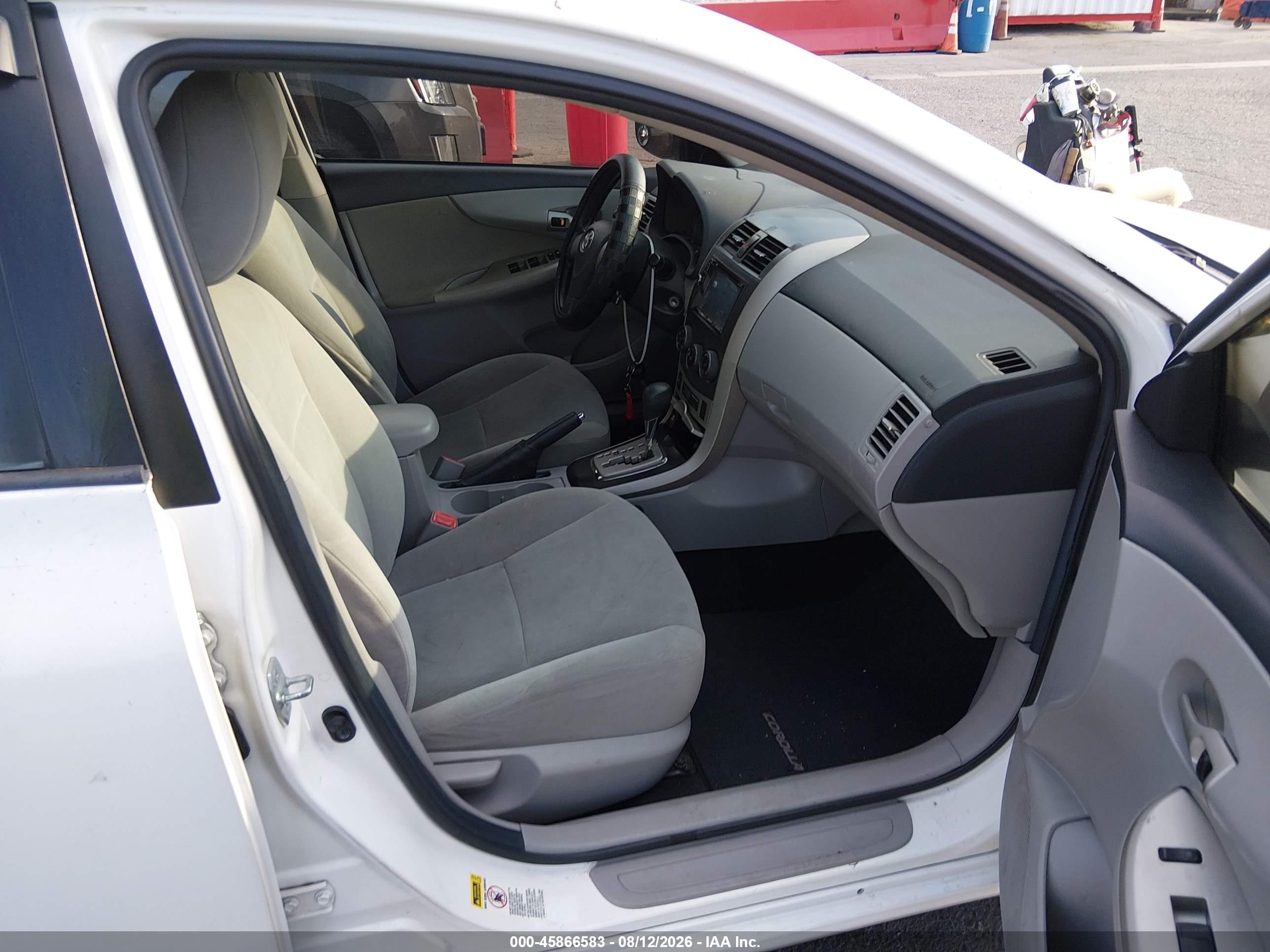 2011 Toyota Corolla Le White vin: 2T1BU4EE7BC631927