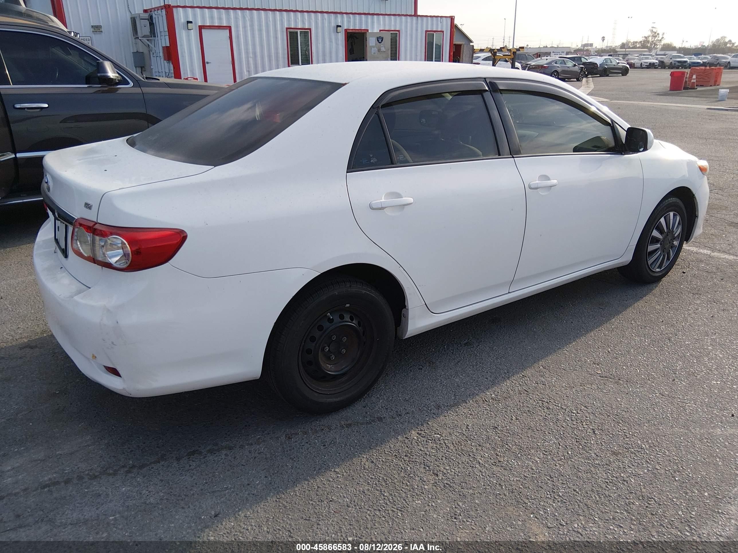 2011 Toyota Corolla Le White vin: 2T1BU4EE7BC631927