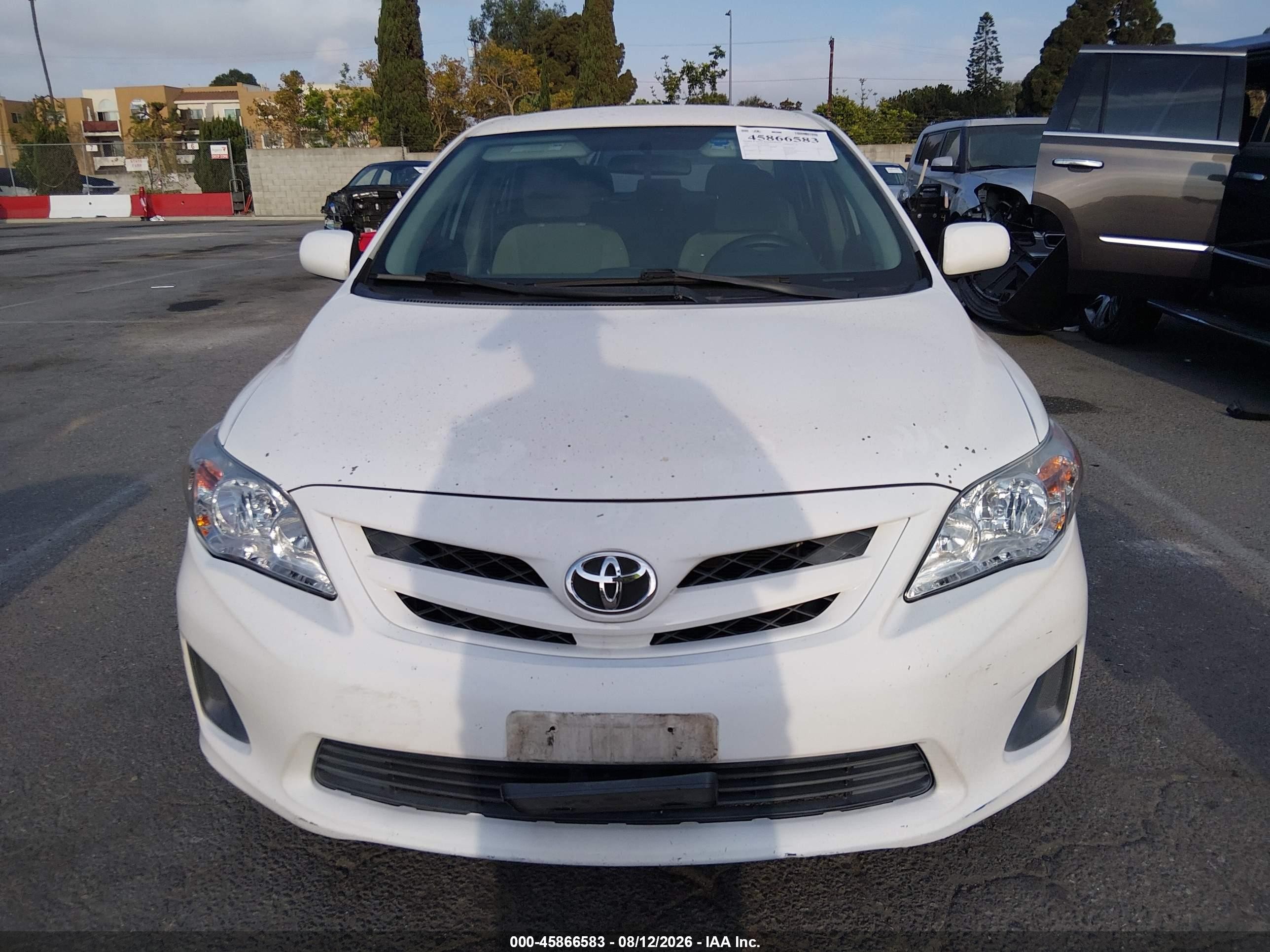 2011 Toyota Corolla Le White vin: 2T1BU4EE7BC631927
