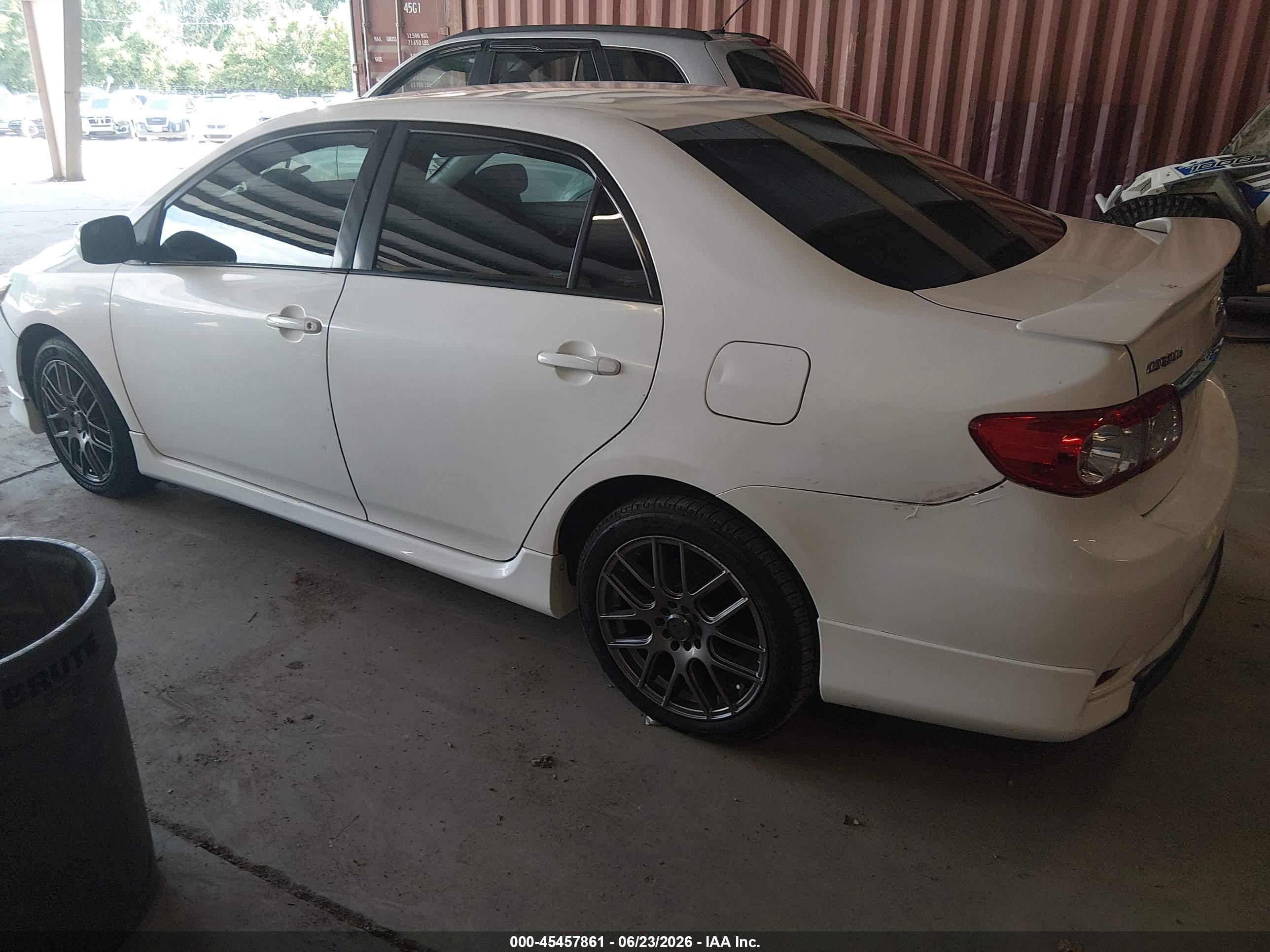 2011 Toyota Corolla S White vin: 2T1BU4EE7BC638893