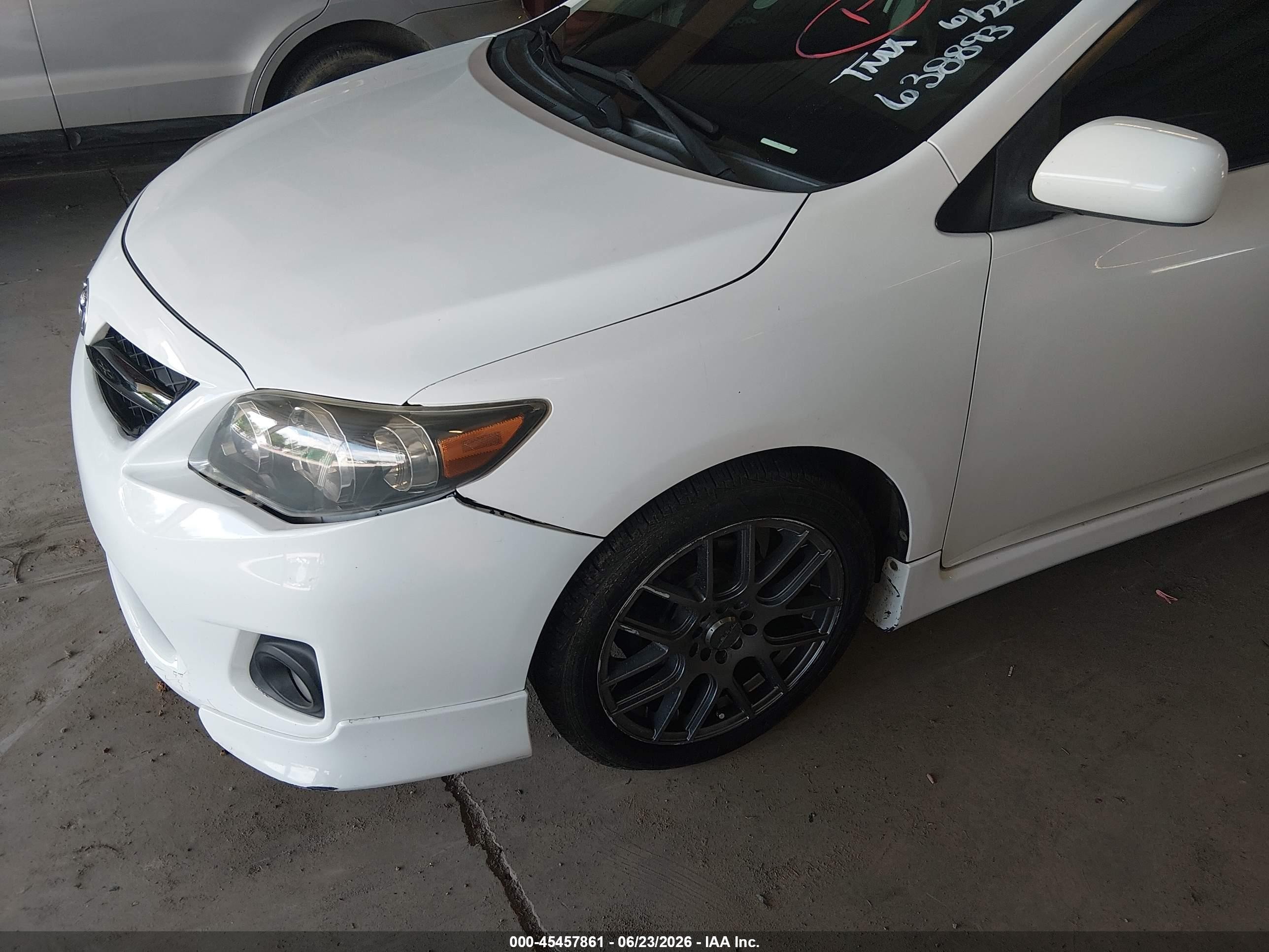 2011 Toyota Corolla S White vin: 2T1BU4EE7BC638893