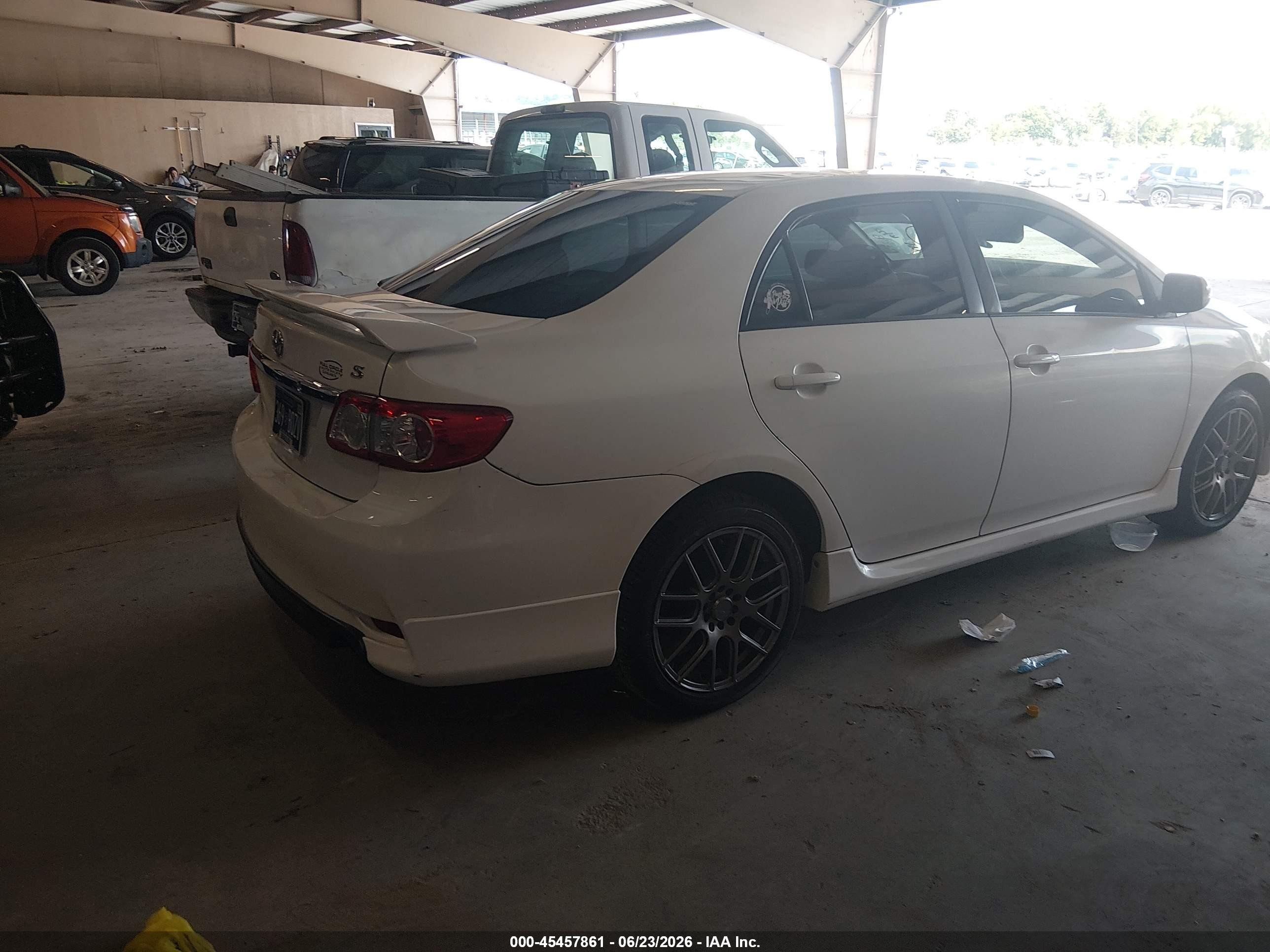 2011 Toyota Corolla S White vin: 2T1BU4EE7BC638893