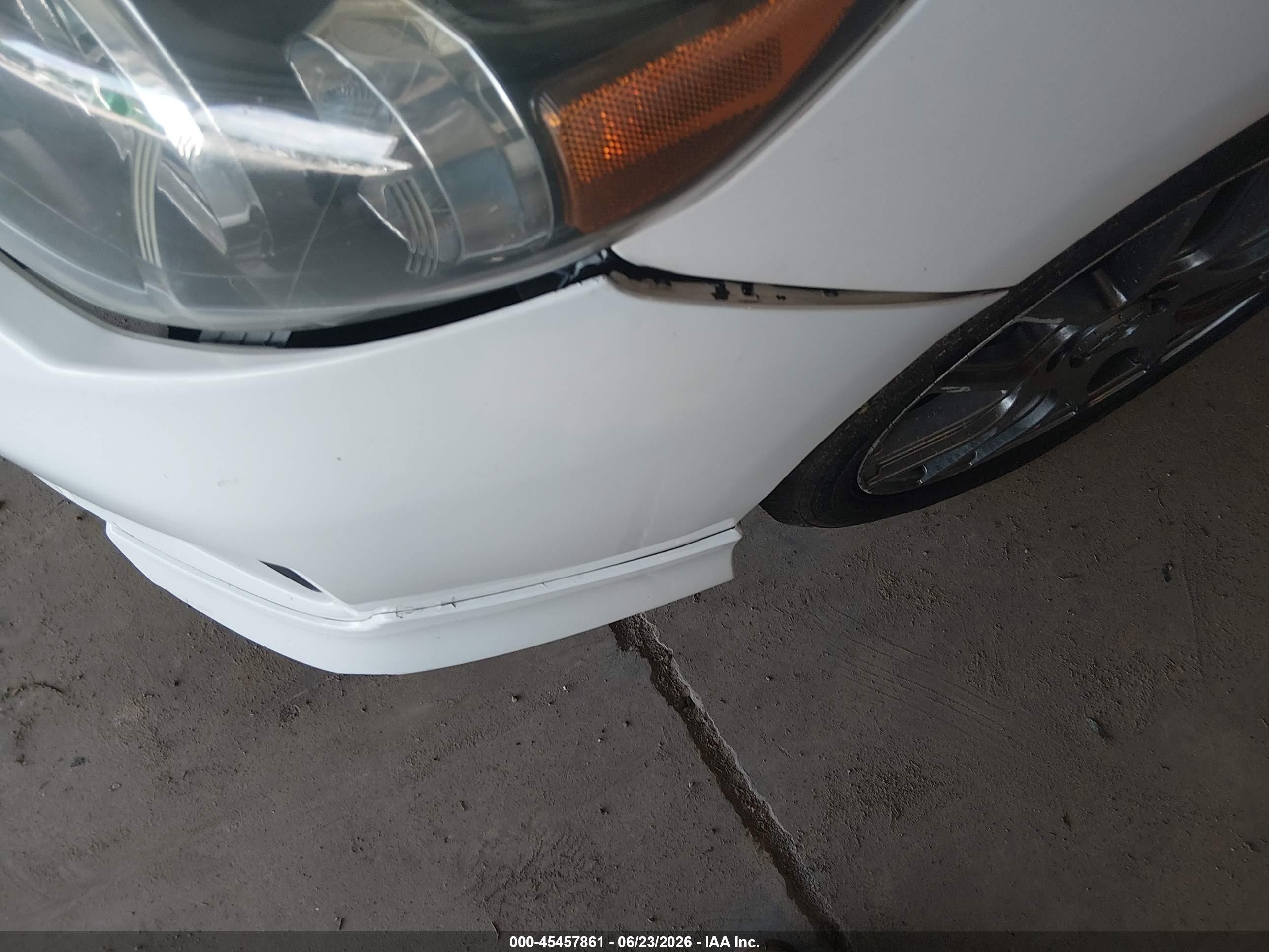 2011 Toyota Corolla S White vin: 2T1BU4EE7BC638893