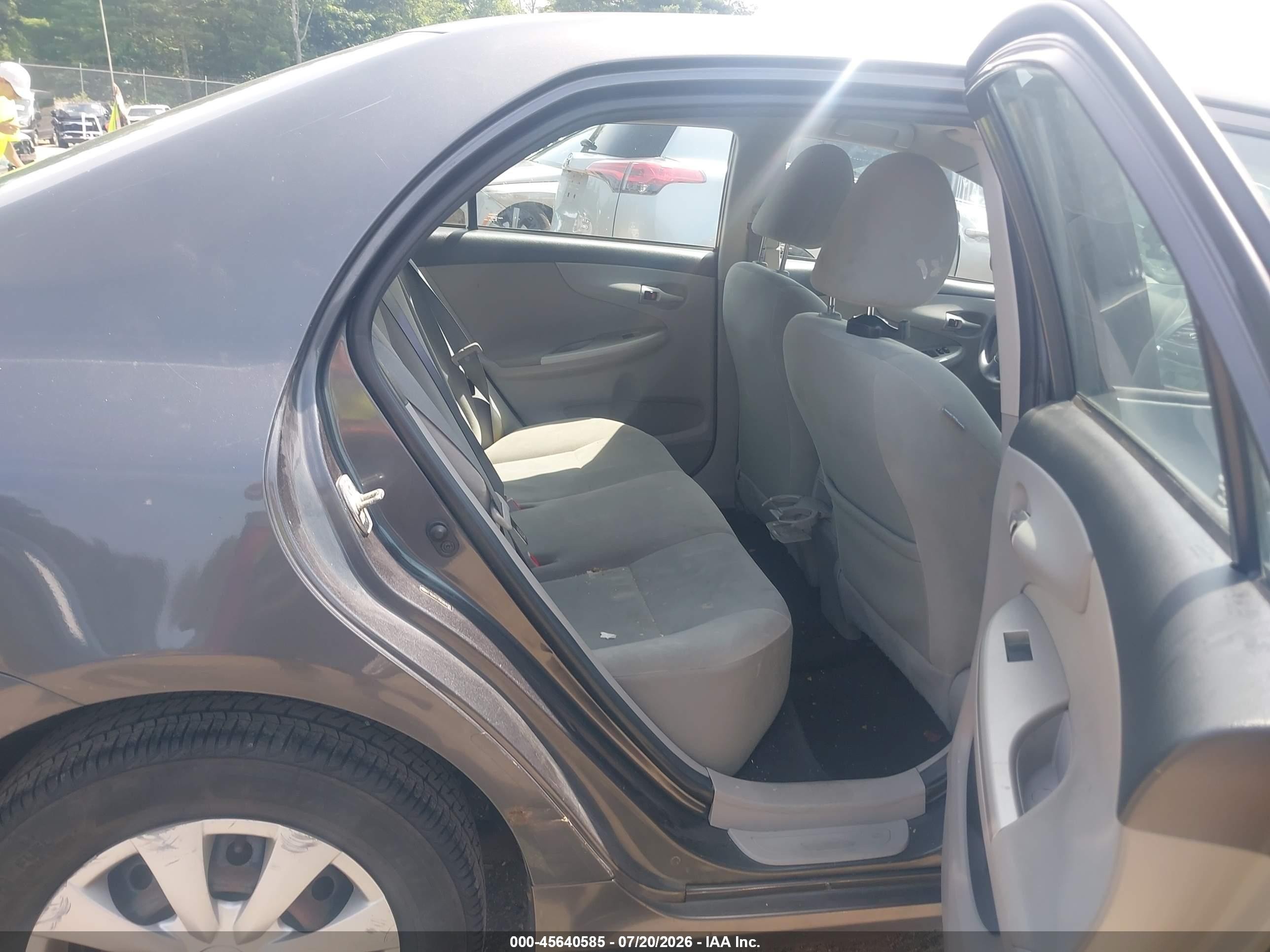 2011 Toyota Corolla Le Gray vin: 2T1BU4EE7BC651420