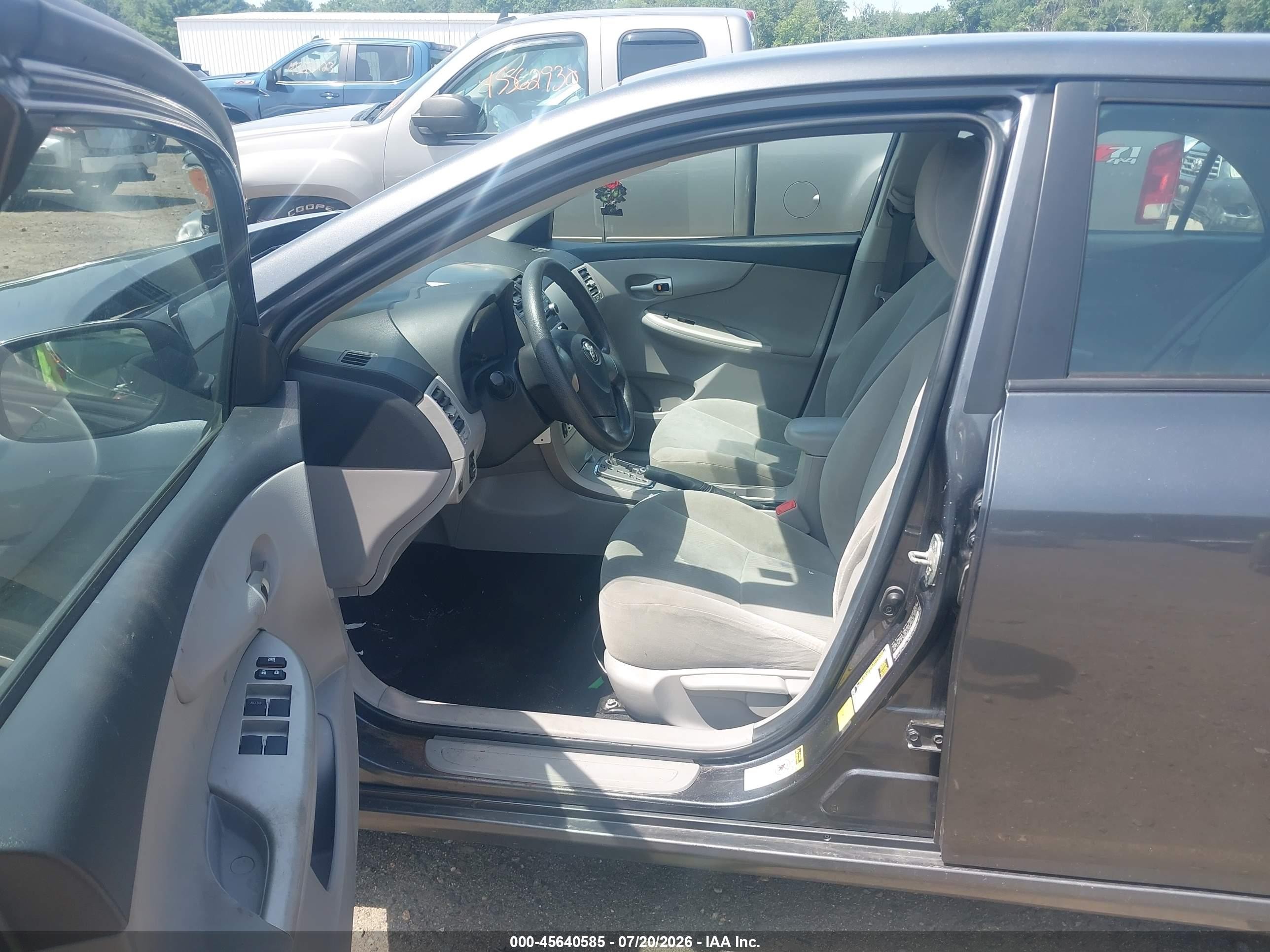 2011 Toyota Corolla Le Gray vin: 2T1BU4EE7BC651420