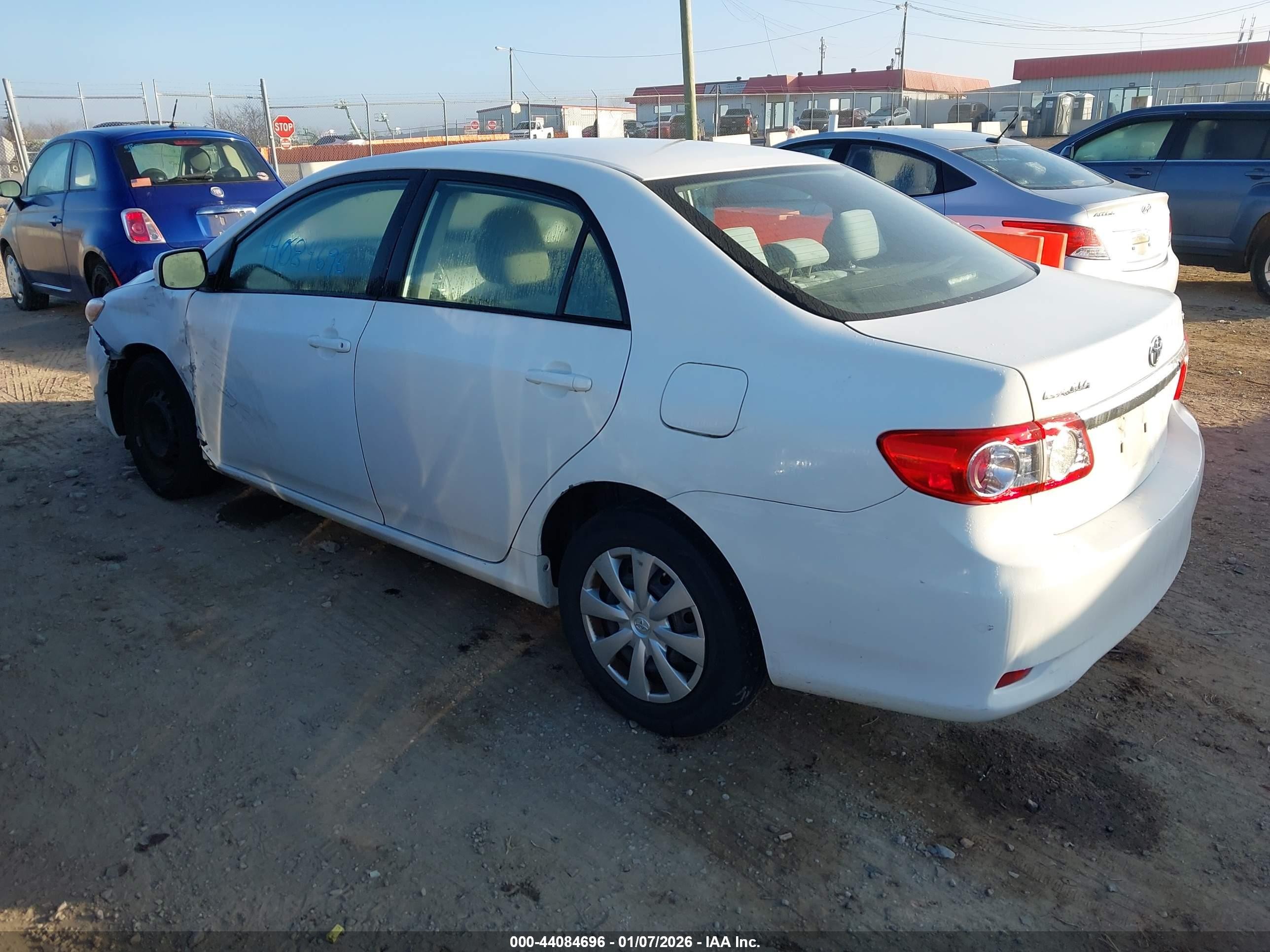 2011 Toyota Corolla Le White vin: 2T1BU4EE7BC653555
