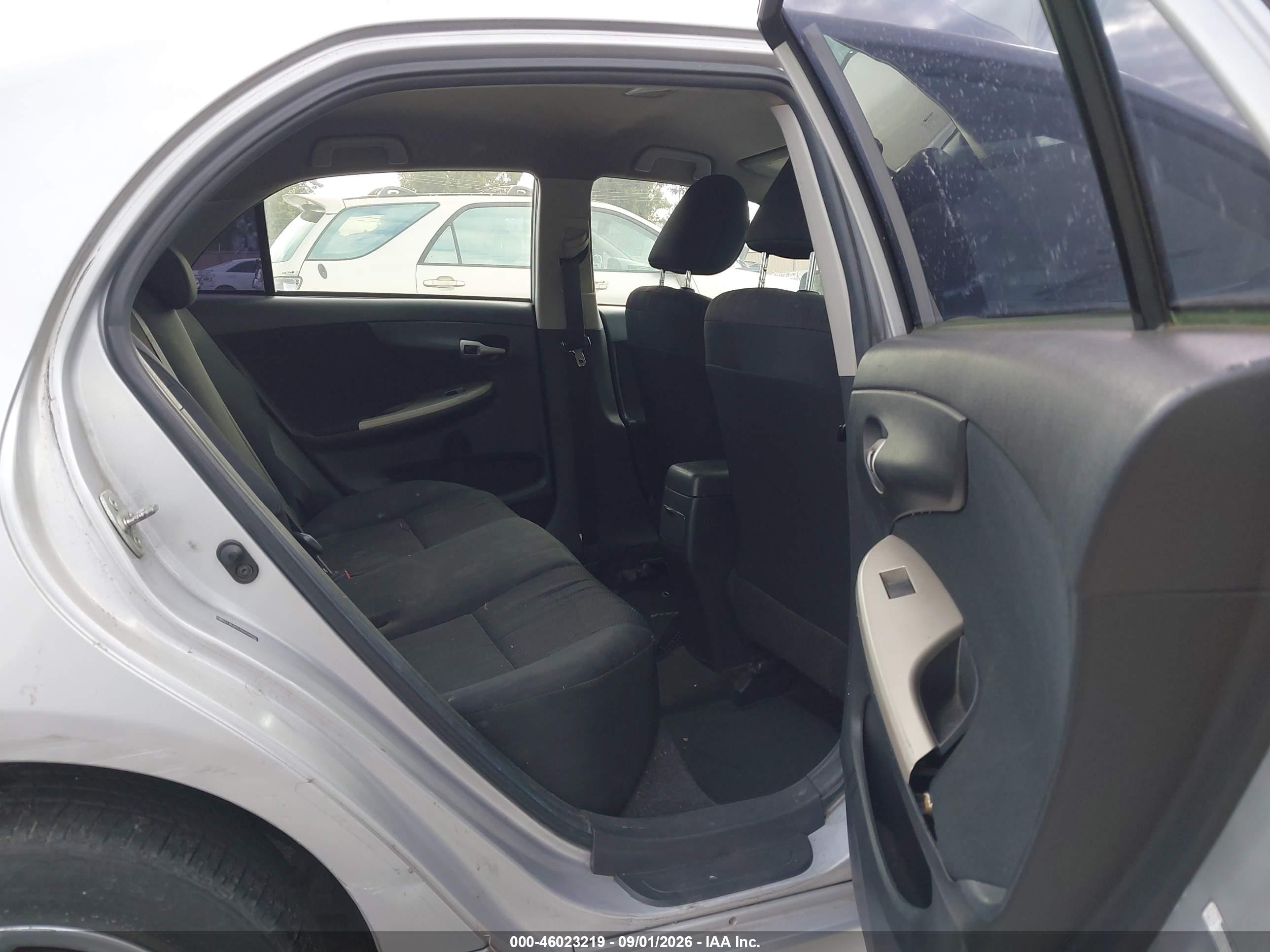 2011 Toyota Corolla S Silver vin: 2T1BU4EE7BC656620
