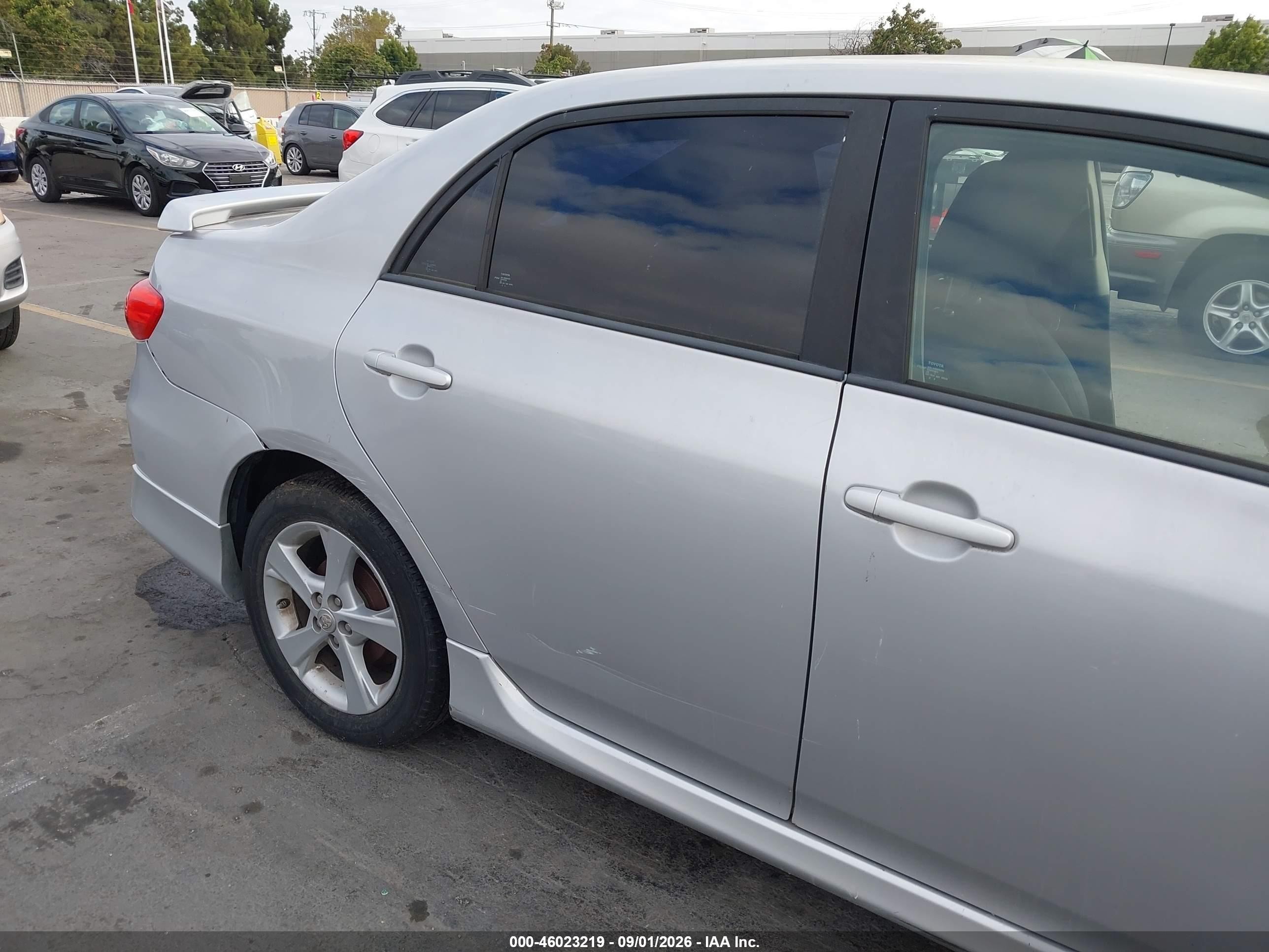 2011 Toyota Corolla S Silver vin: 2T1BU4EE7BC656620