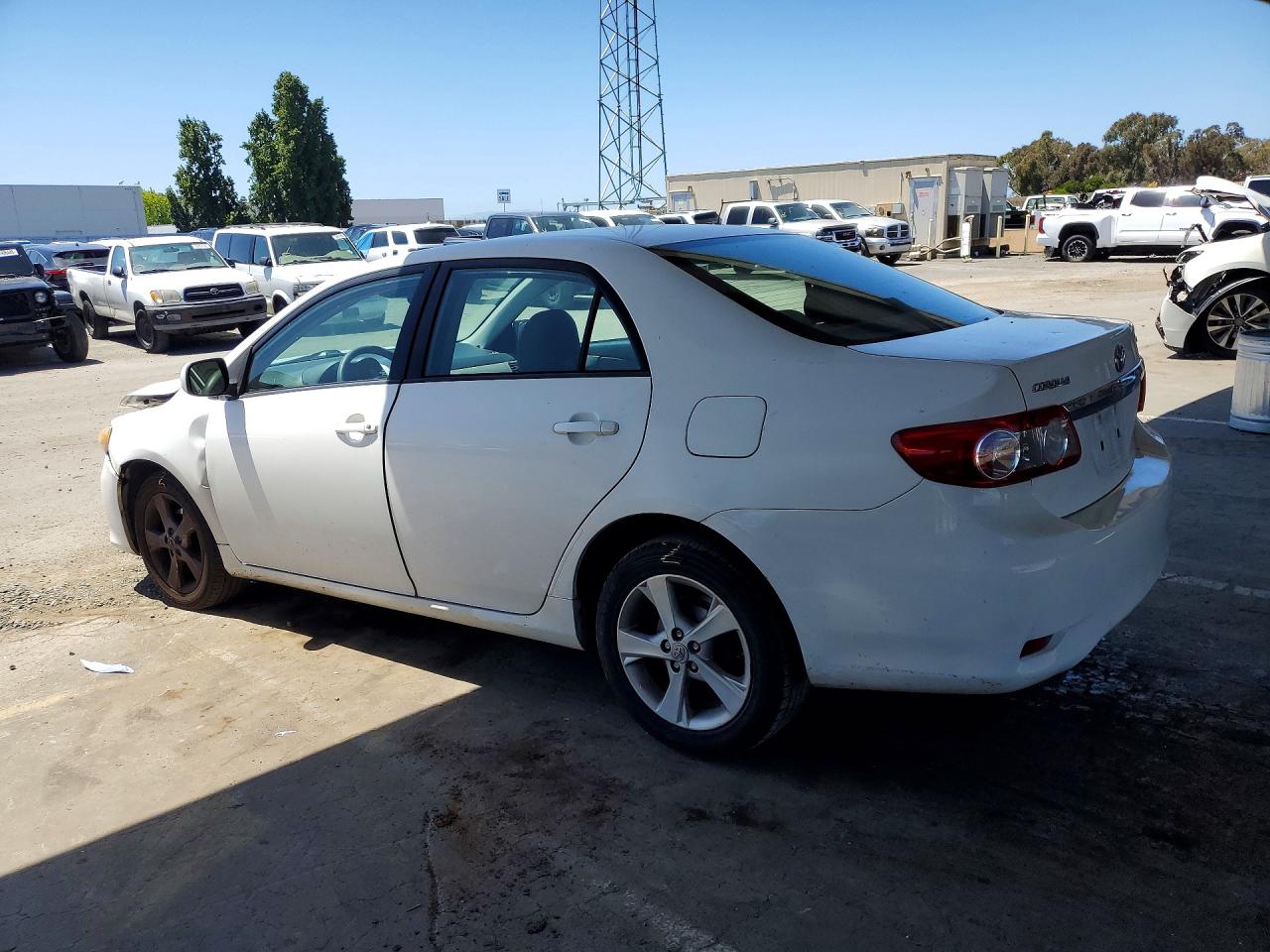 2011 Toyota Corolla Le White vin: 2T1BU4EE7BC658027