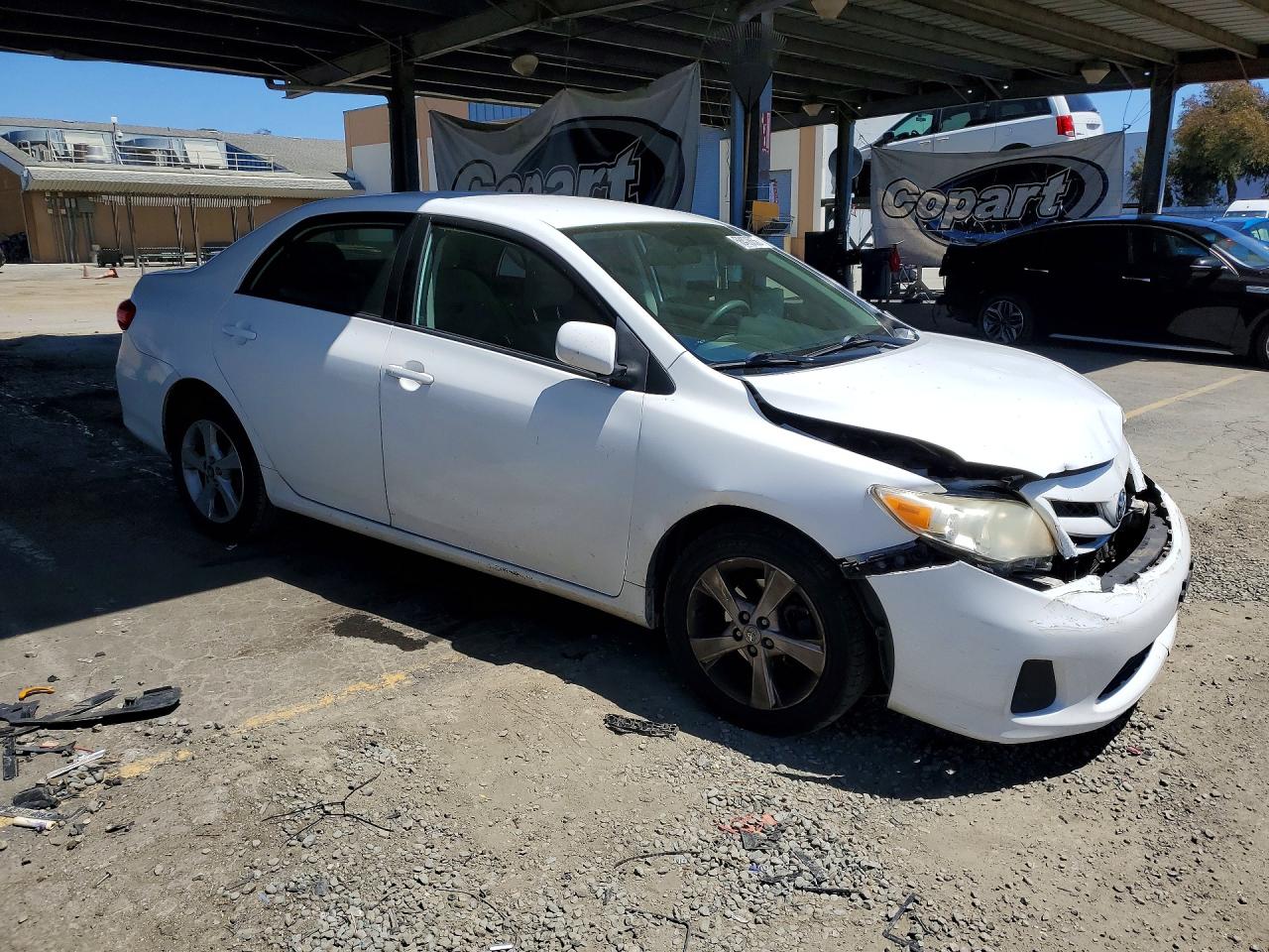 2011 Toyota Corolla Le White vin: 2T1BU4EE7BC658027