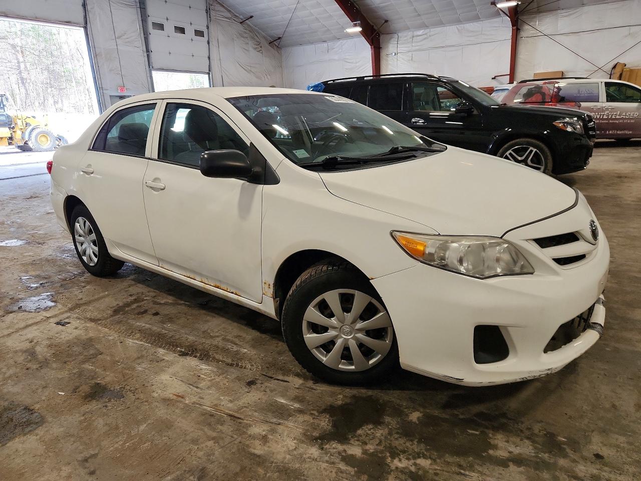 2011 Toyota Corolla Base White vin: 2T1BU4EE7BC669206