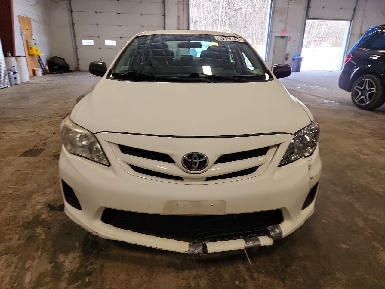 2011 Toyota Corolla Base White vin: 2T1BU4EE7BC669206