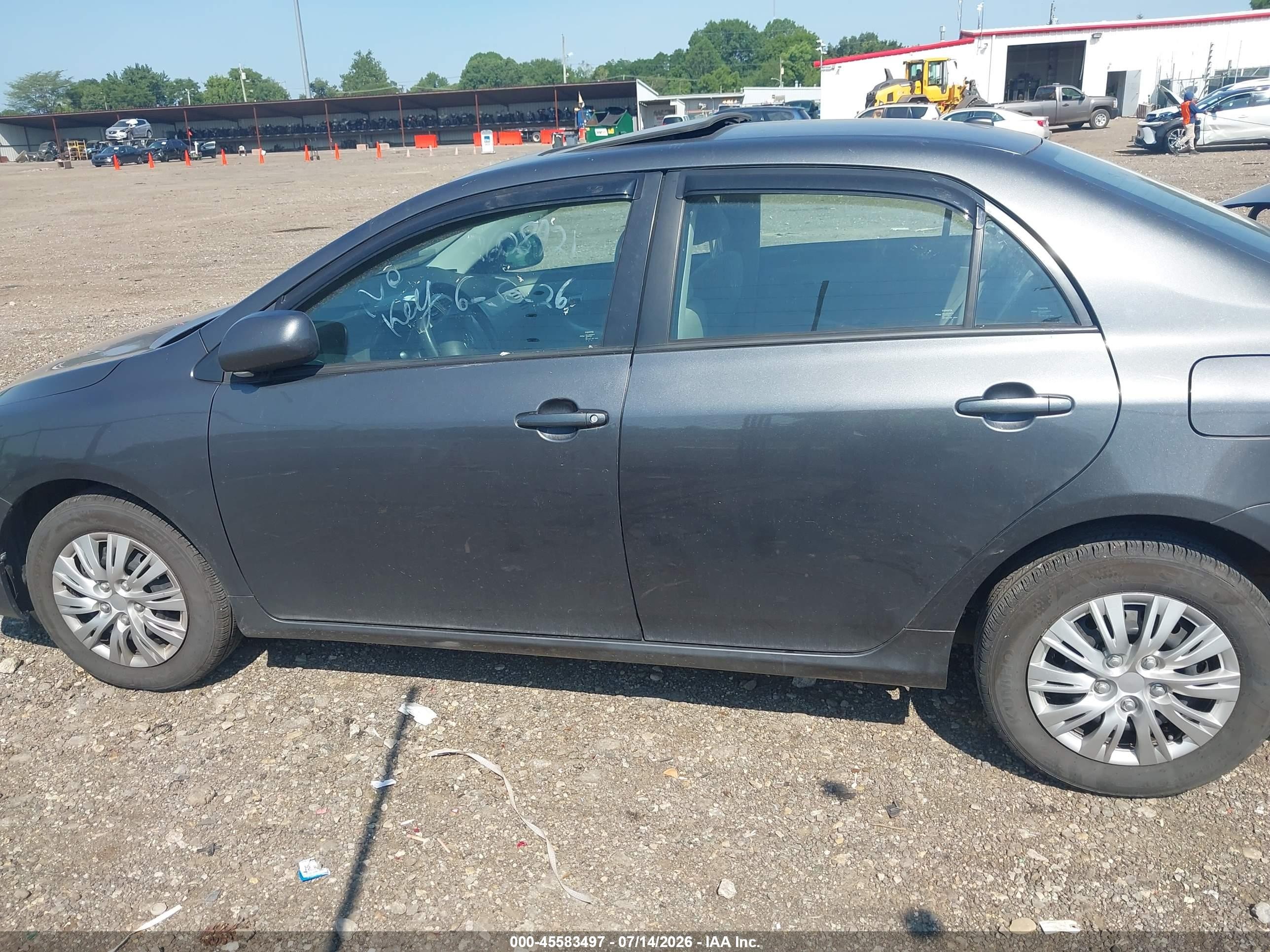 2011 Toyota Corolla Le Gray vin: 2T1BU4EE7BC673076