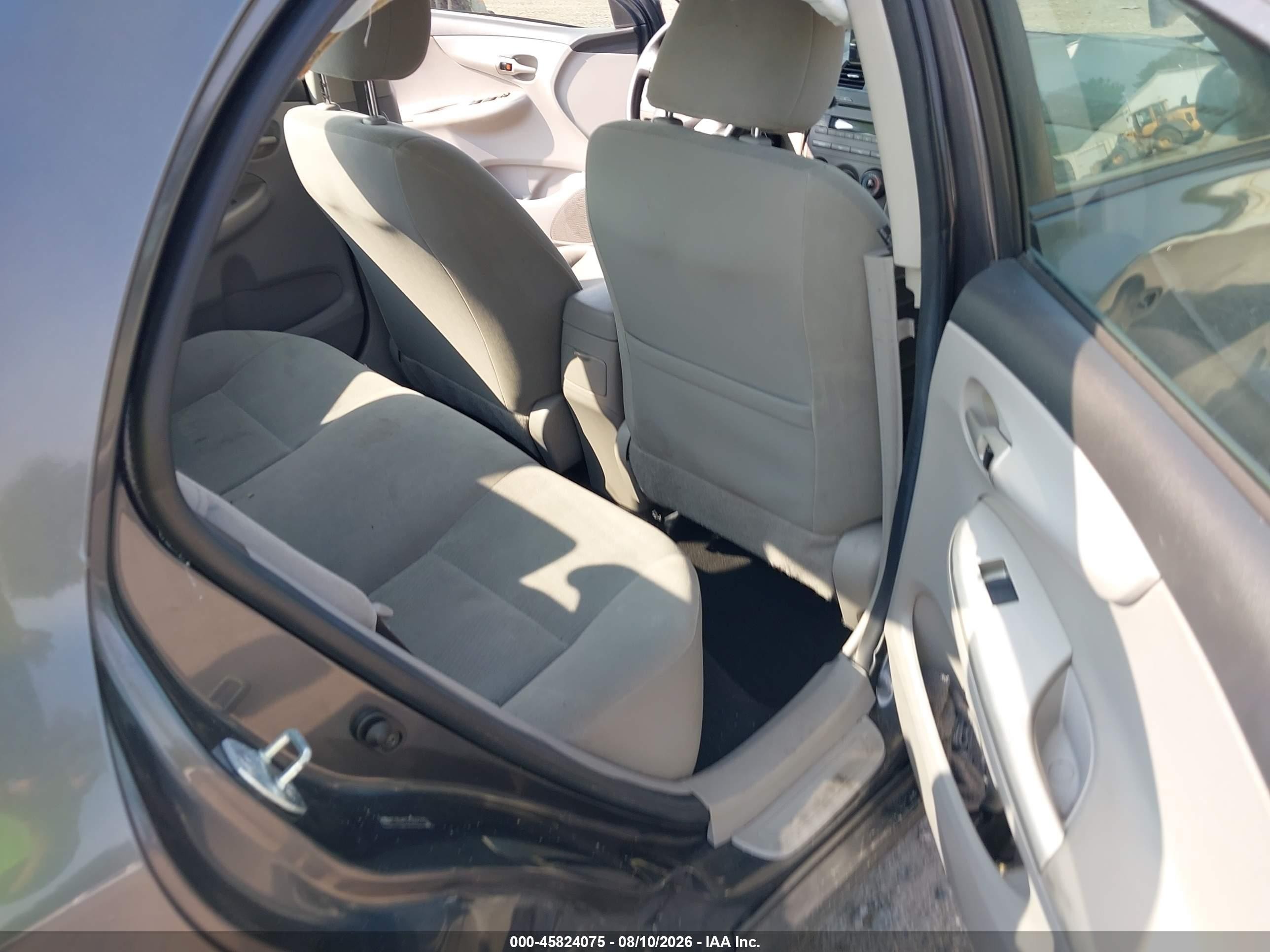 2011 Toyota Corolla Le Gray vin: 2T1BU4EE7BC677113