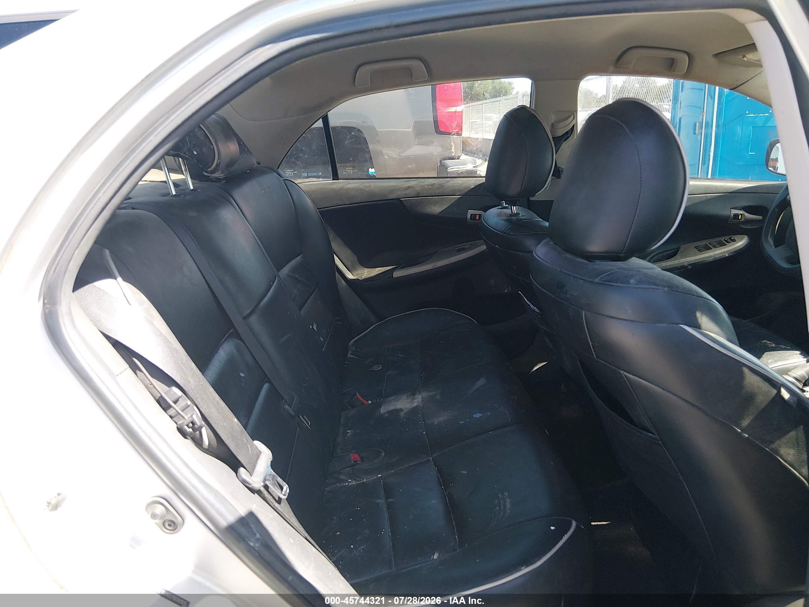 2011 Toyota Corolla S Silver vin: 2T1BU4EE7BC681615