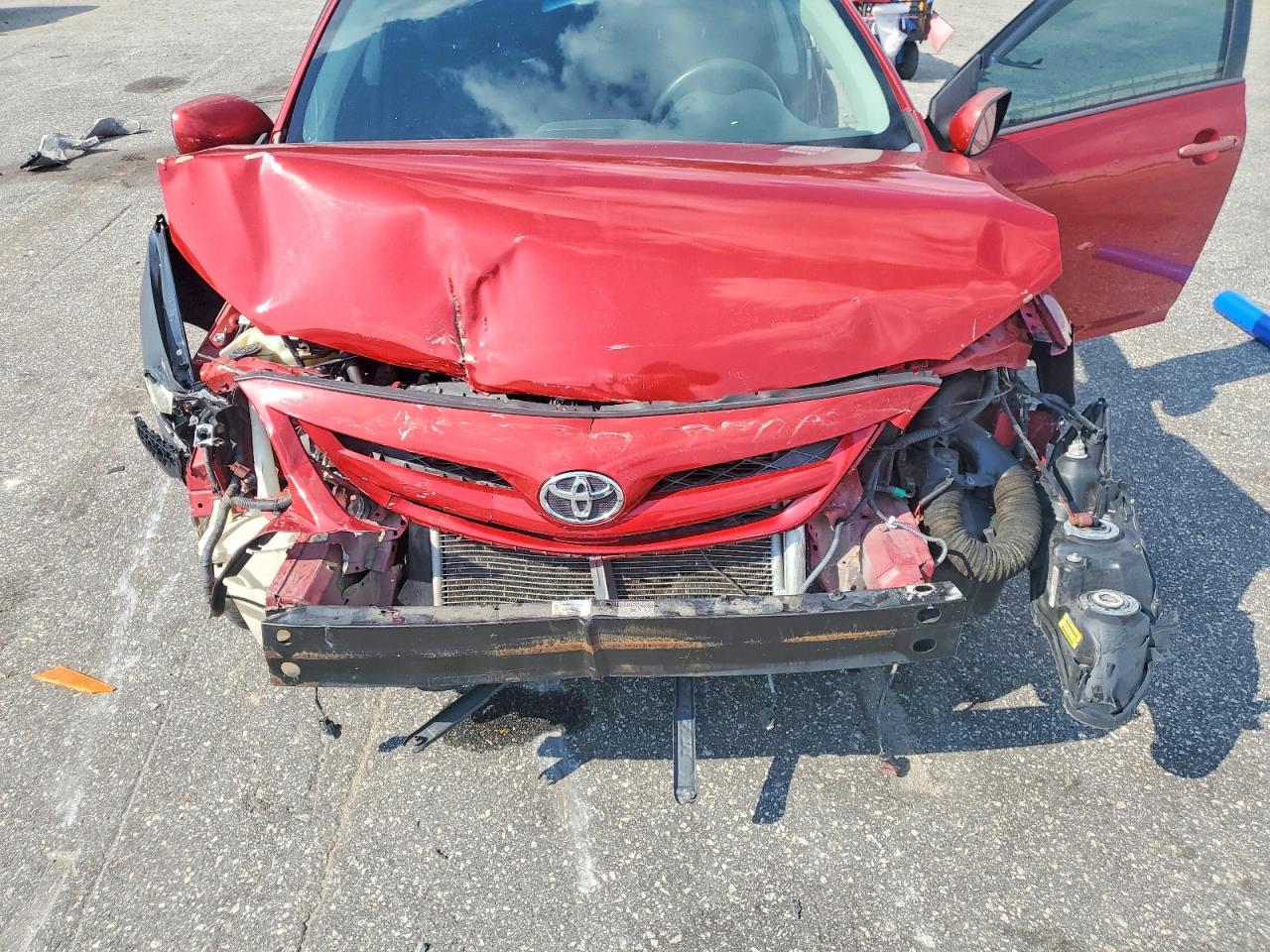2011 Toyota Corolla S Red vin: 2T1BU4EE7BC691576