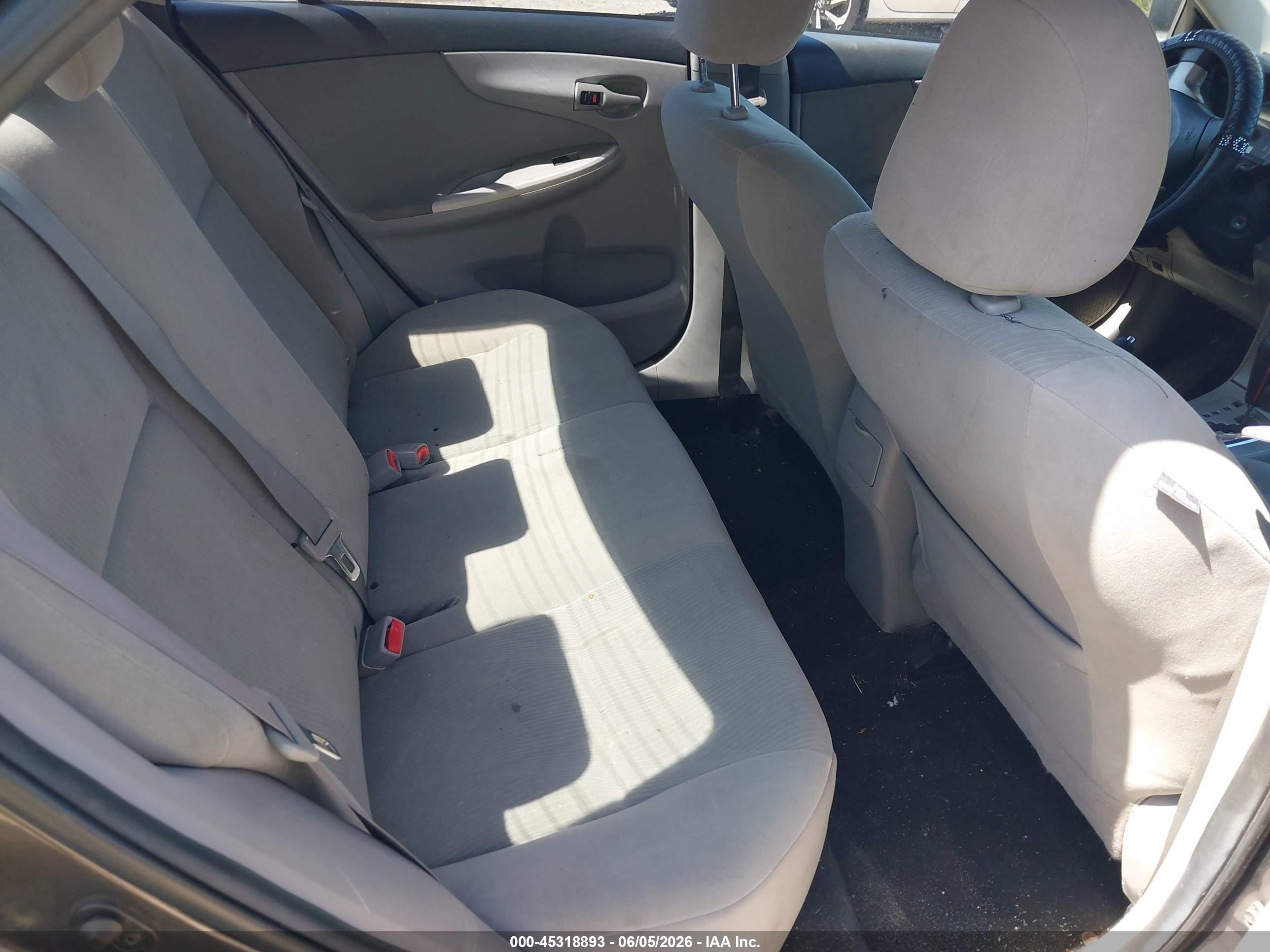 2011 Toyota Corolla Le Gray vin: 2T1BU4EE7BC692730