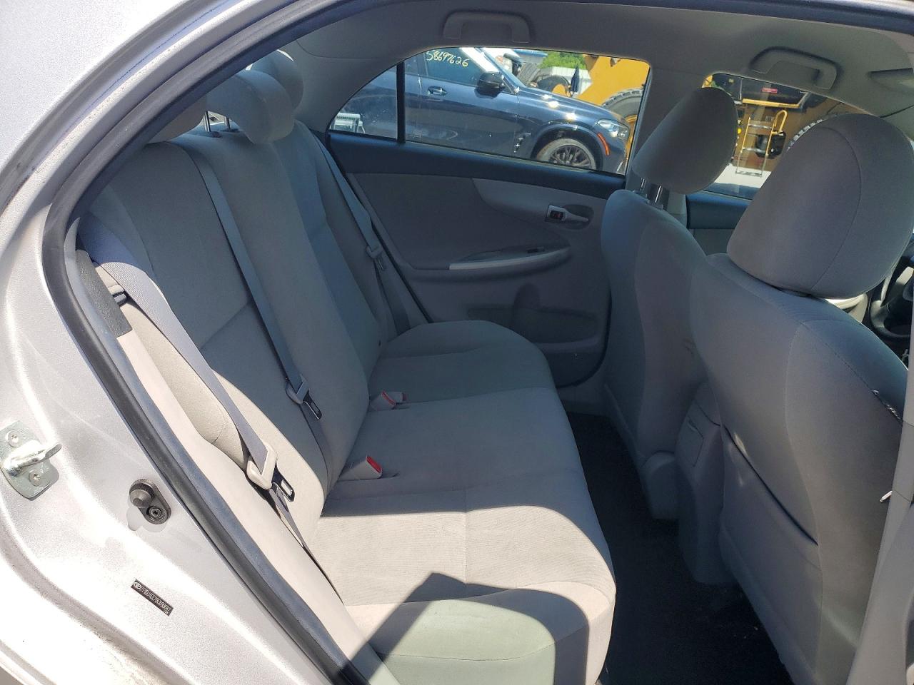 2011 Toyota Corolla Le Silver vin: 2T1BU4EE7BC699662