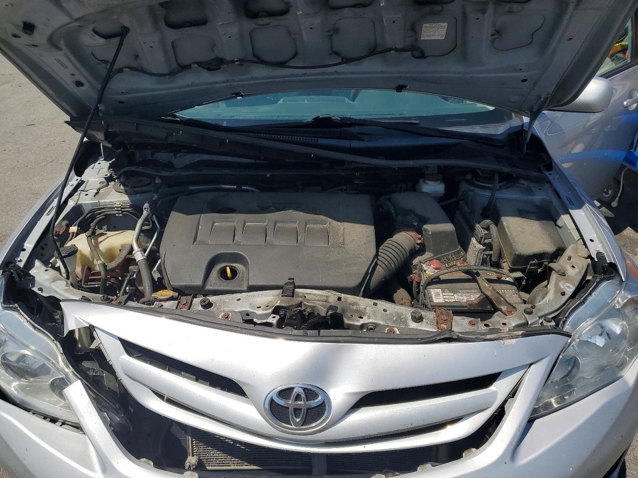 2011 Toyota Corolla Le Silver vin: 2T1BU4EE7BC699662