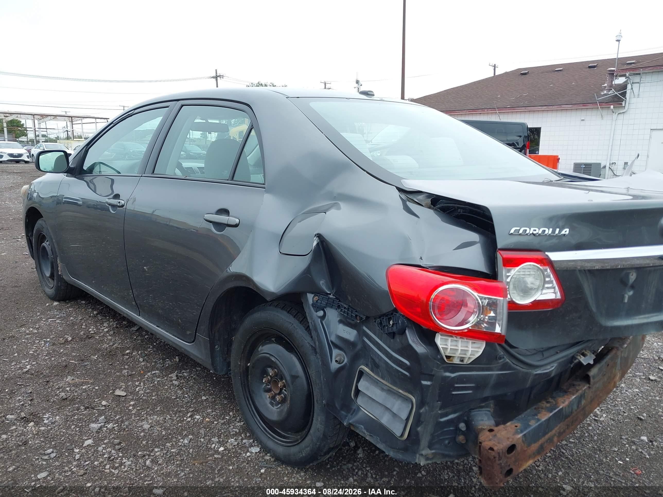2011 Toyota Corolla Le Gray vin: 2T1BU4EE7BC702608