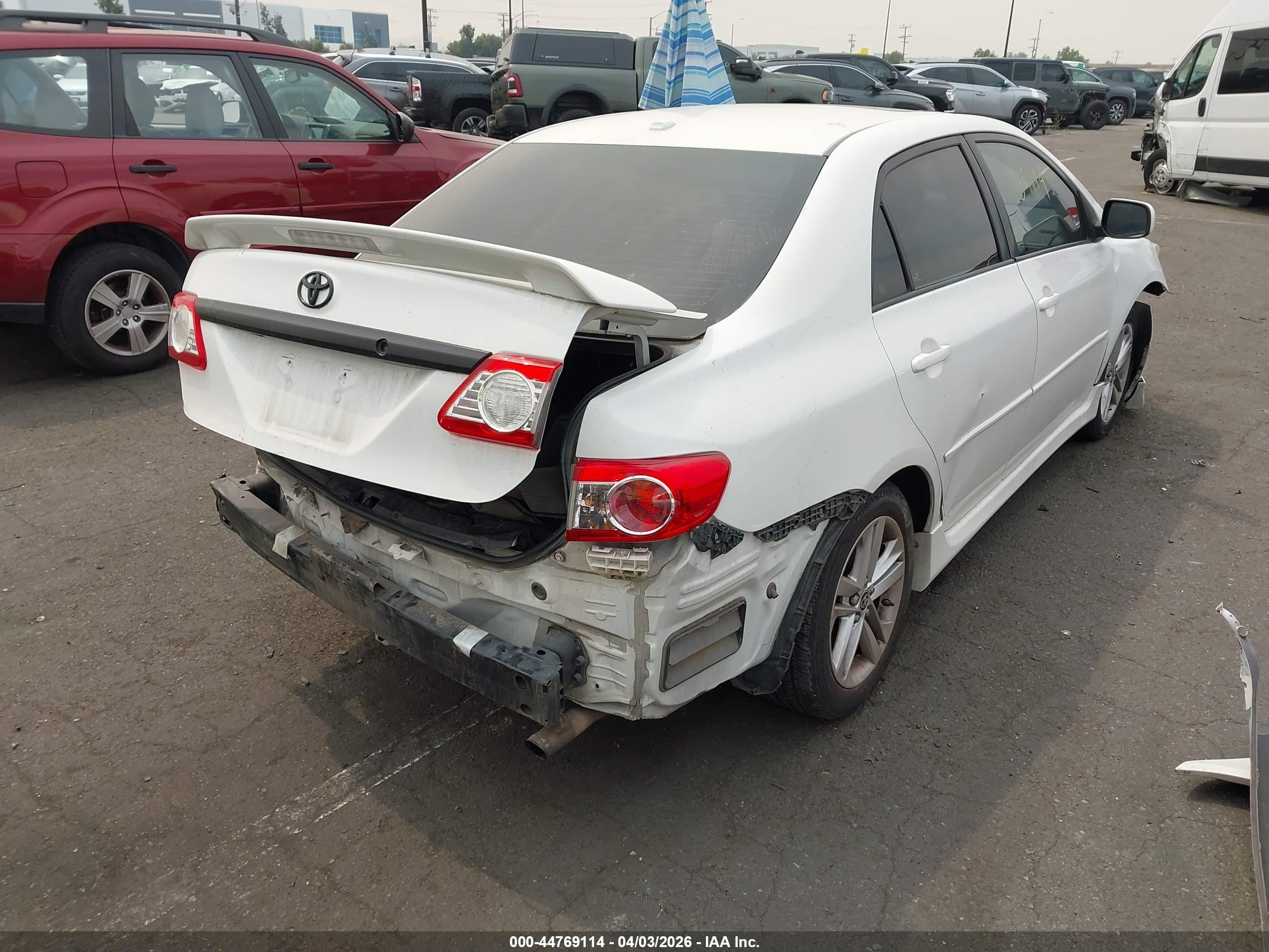 2011 Toyota Corolla S White vin: 2T1BU4EE7BC704570