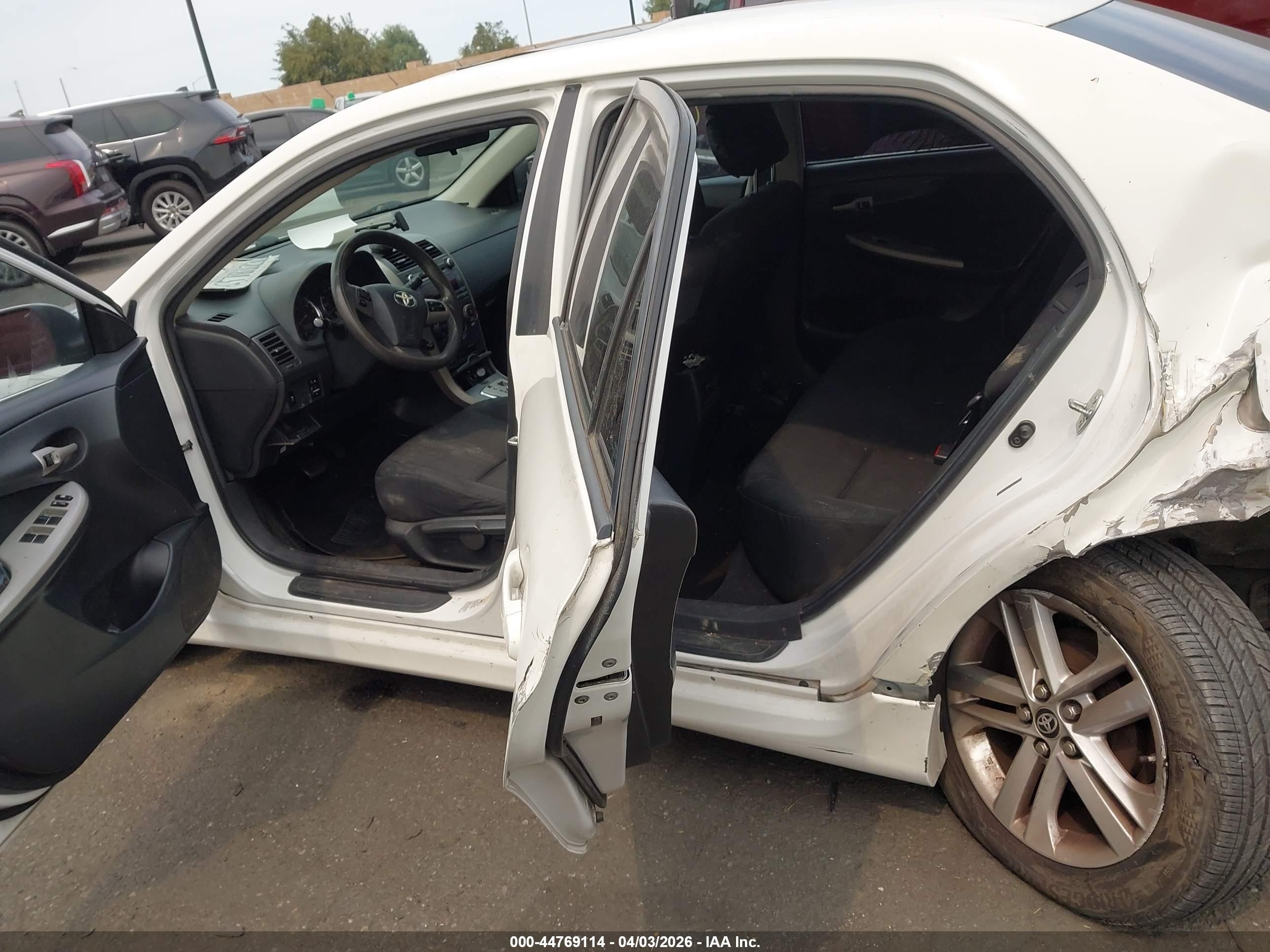 2011 Toyota Corolla S White vin: 2T1BU4EE7BC704570