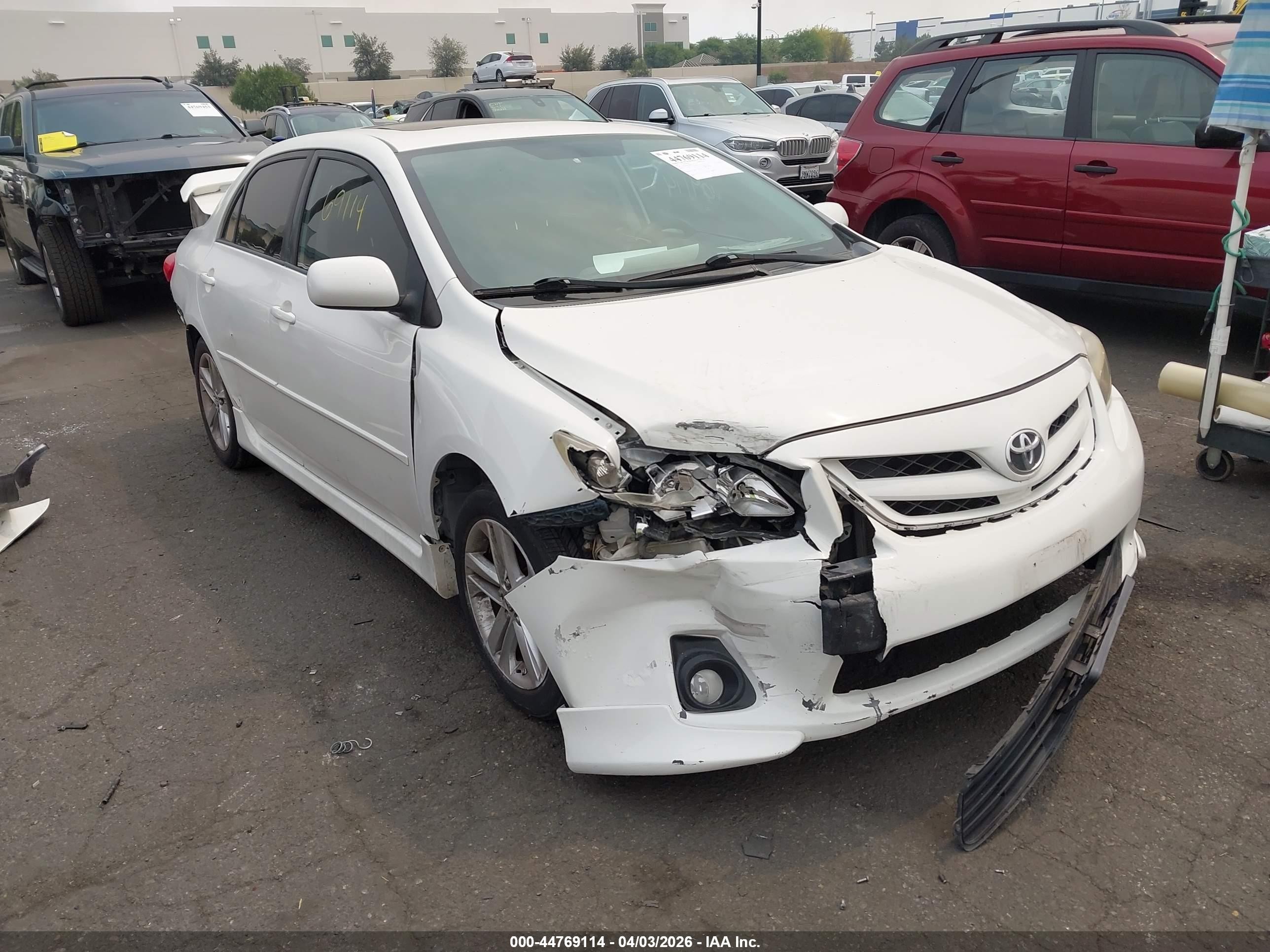 2011 Toyota Corolla S Белый vin: 2T1BU4EE7BC704570