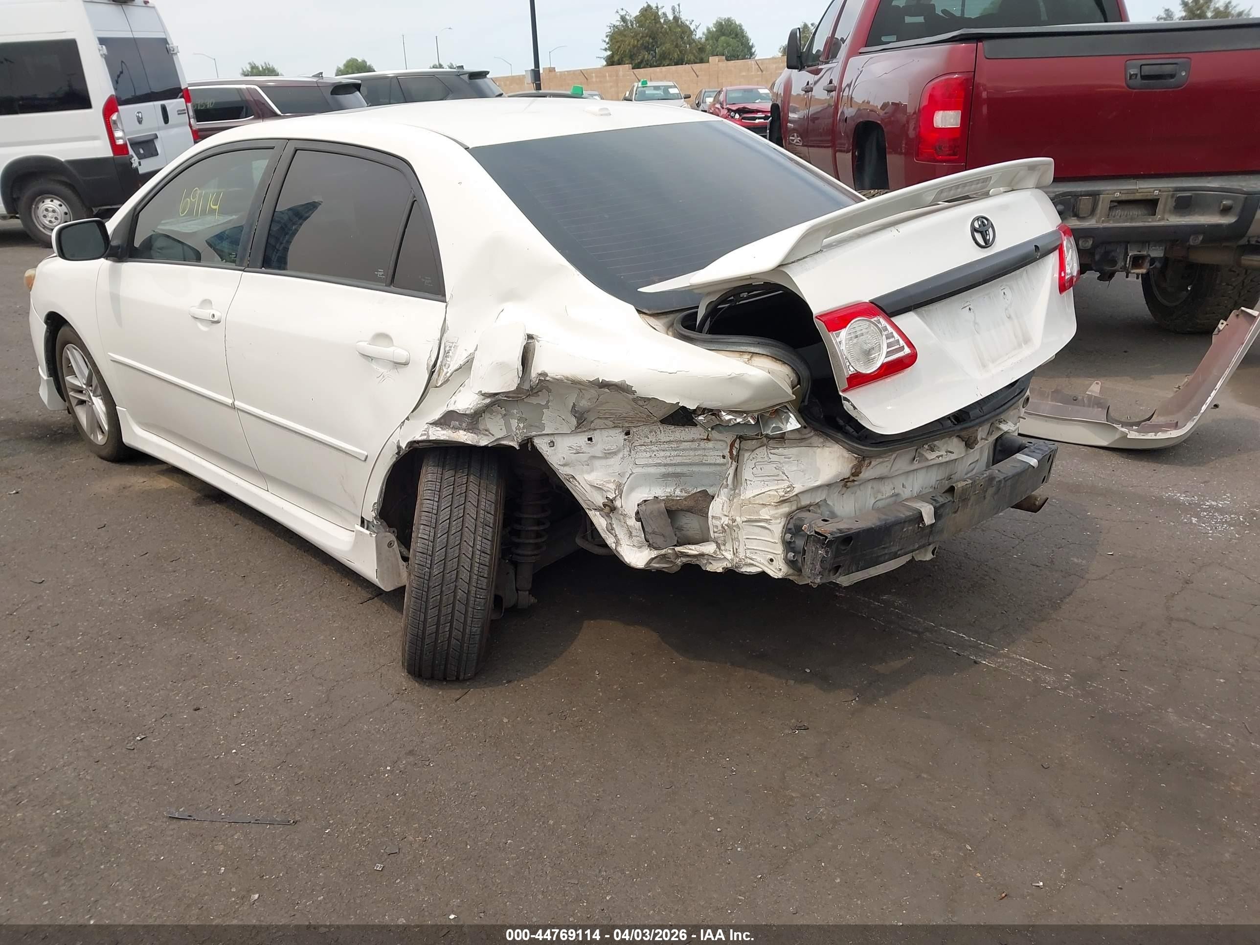 2011 Toyota Corolla S White vin: 2T1BU4EE7BC704570